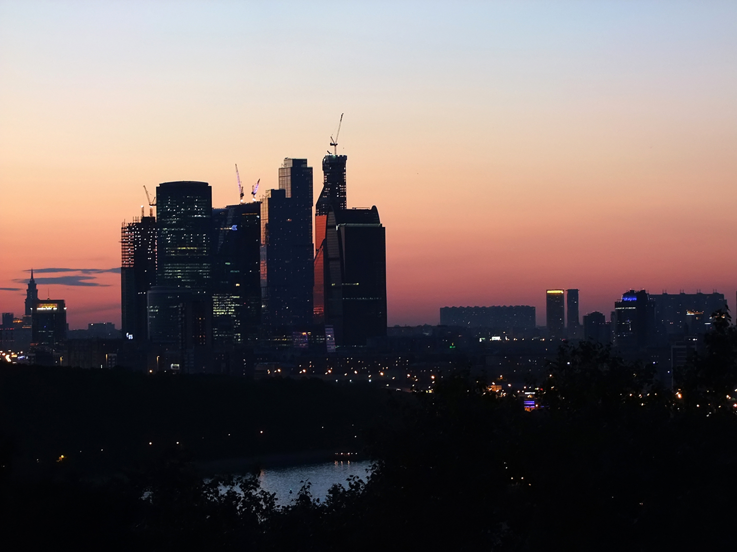 Москва-Сити поздним вечером