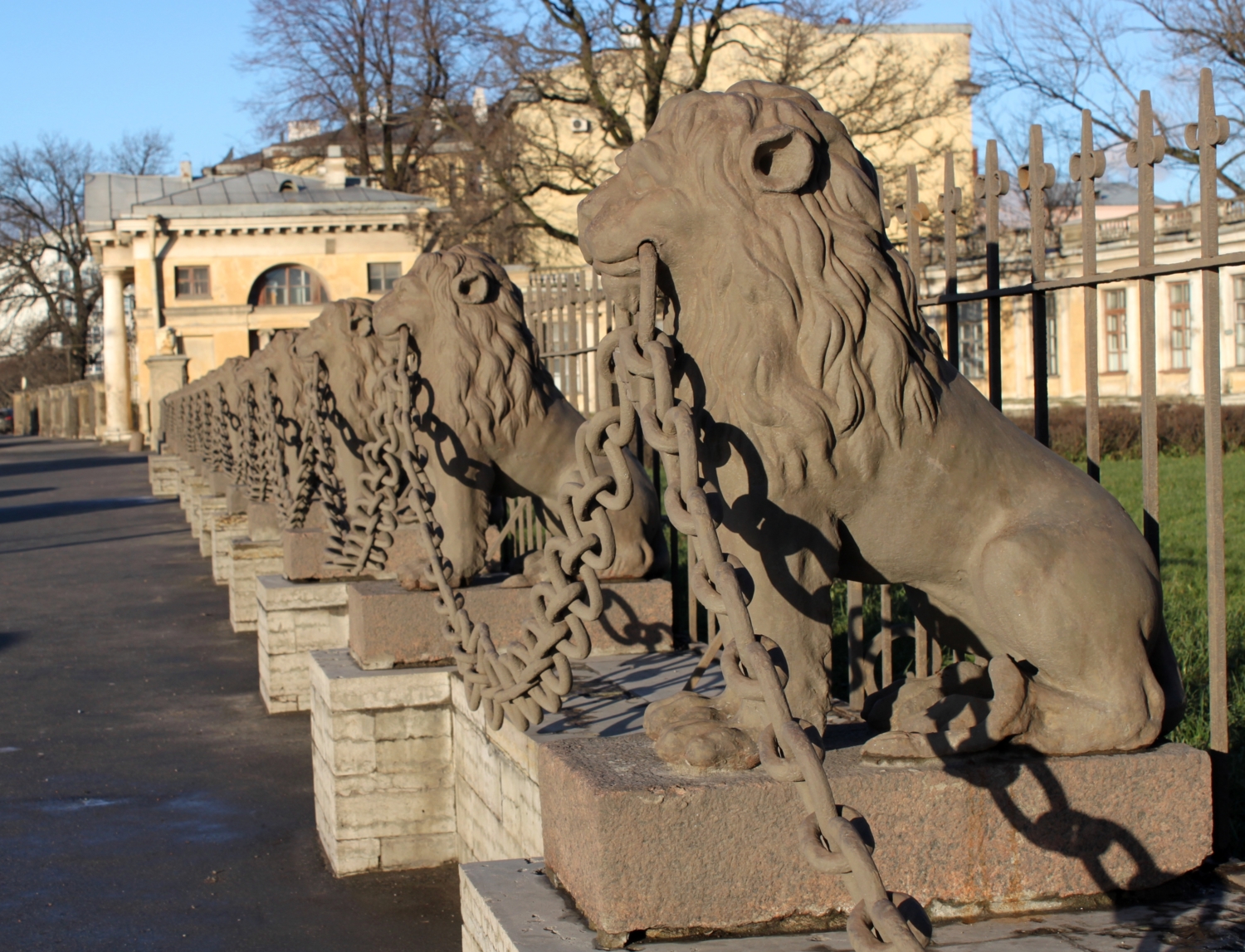 Усадьба Безбородко в Санкт-Петербурге львы