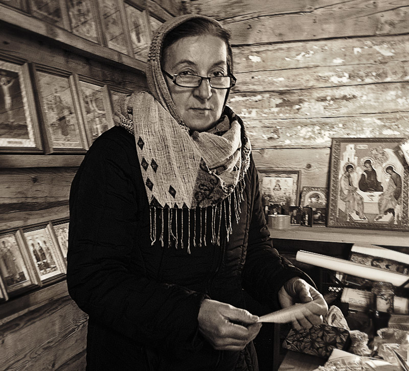 В сельской церкви 