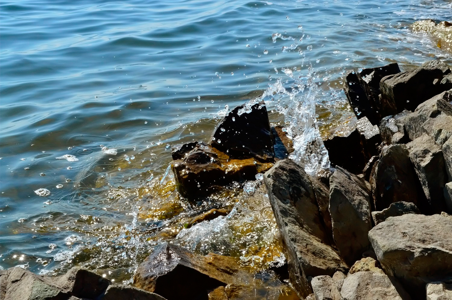 вода камень точит