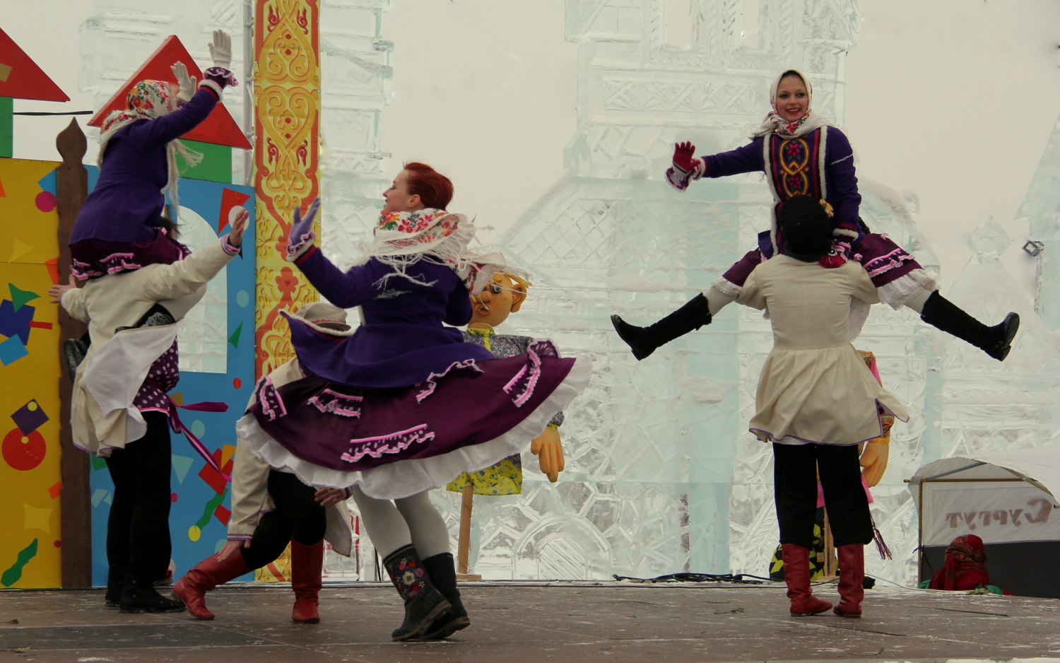 Танец на масленицу на улице. Масленичные пляски. Масленица пляски. Русские народные танцы Масленица. Танец на Масленицу для детей.