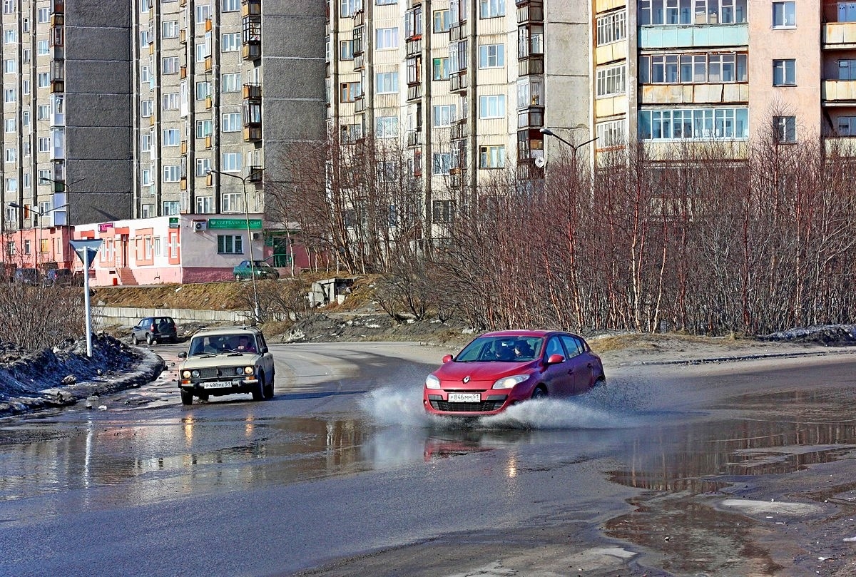 Автомойка на перекрёстке.