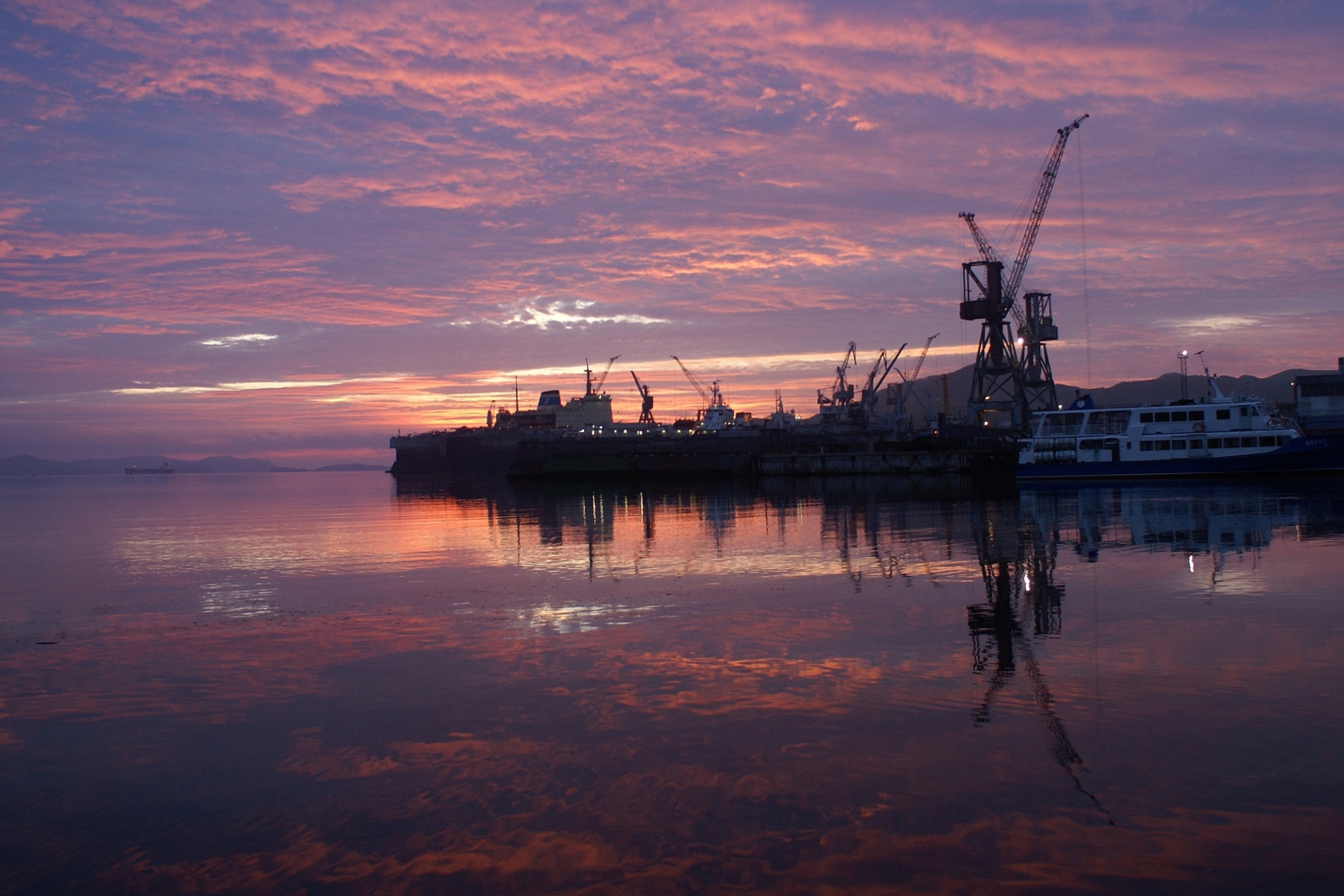 Отражение раннего утра.