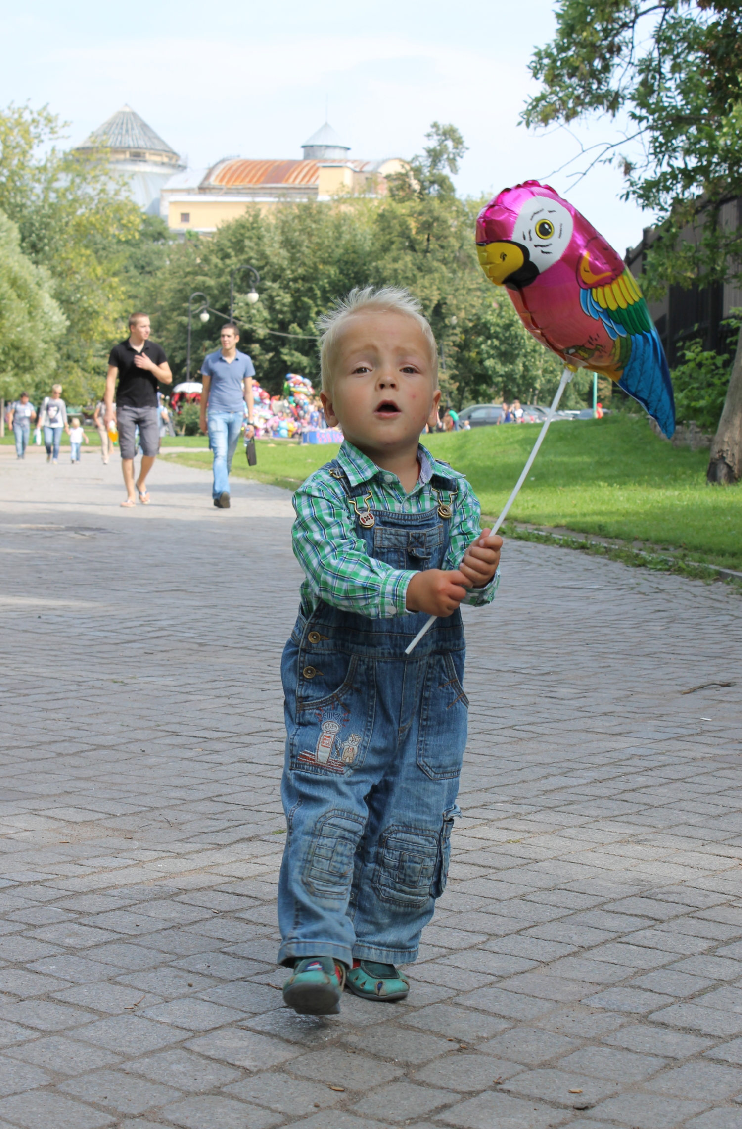 Вперед и с песней!