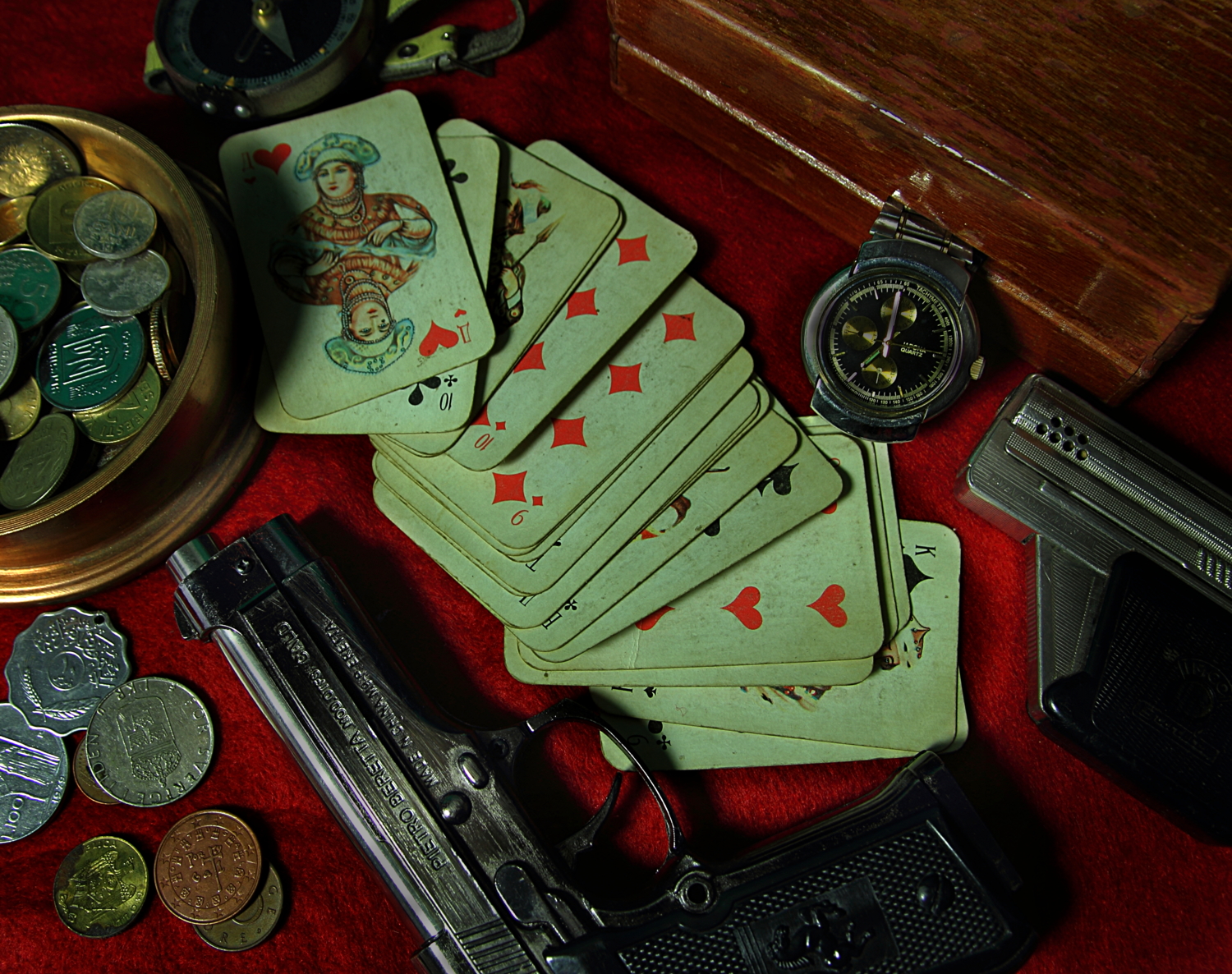 Деньги второй мировой войны. Деньги на карте. Карты деньги стволы. Покер деньги два ствола. Карты деньги оружие.