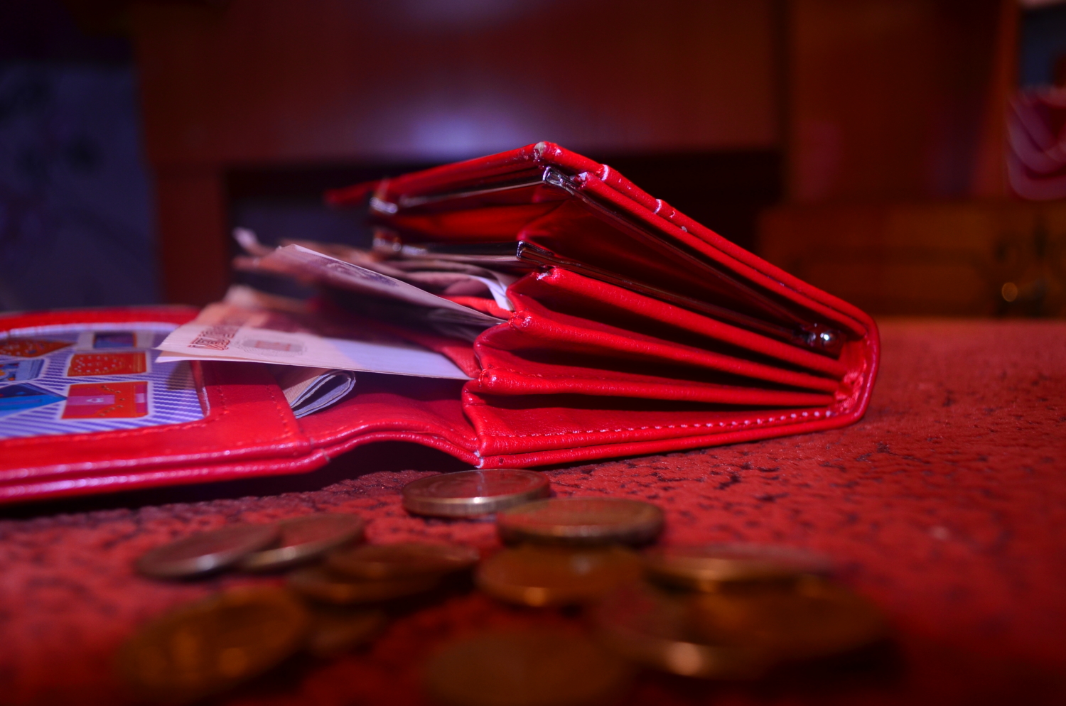 Красный кошелёк