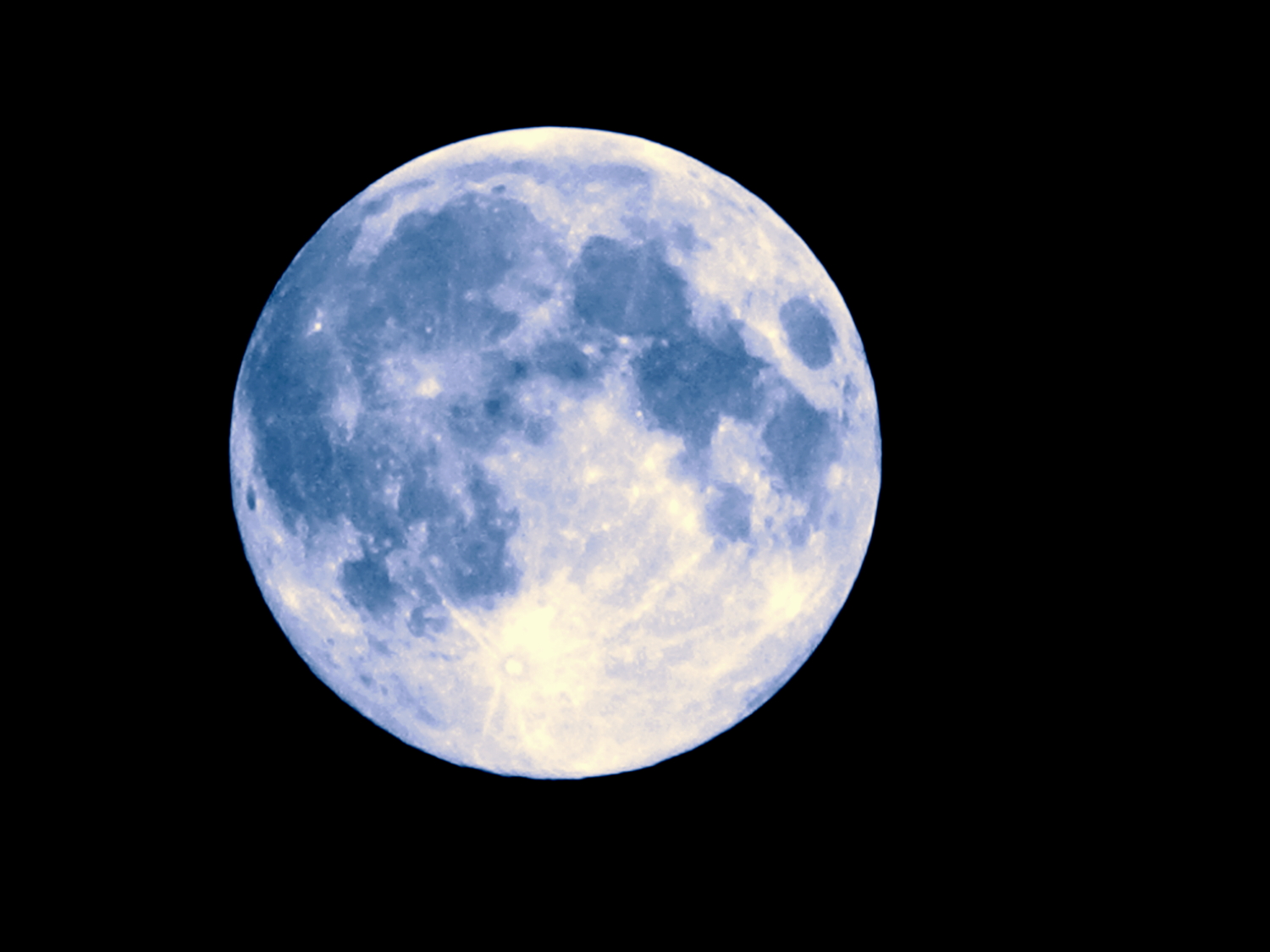 Есть синяя луна. Голубая Луна. Синяя Луна. Голубая Луна настоящая. Луна нарисованная голубая.