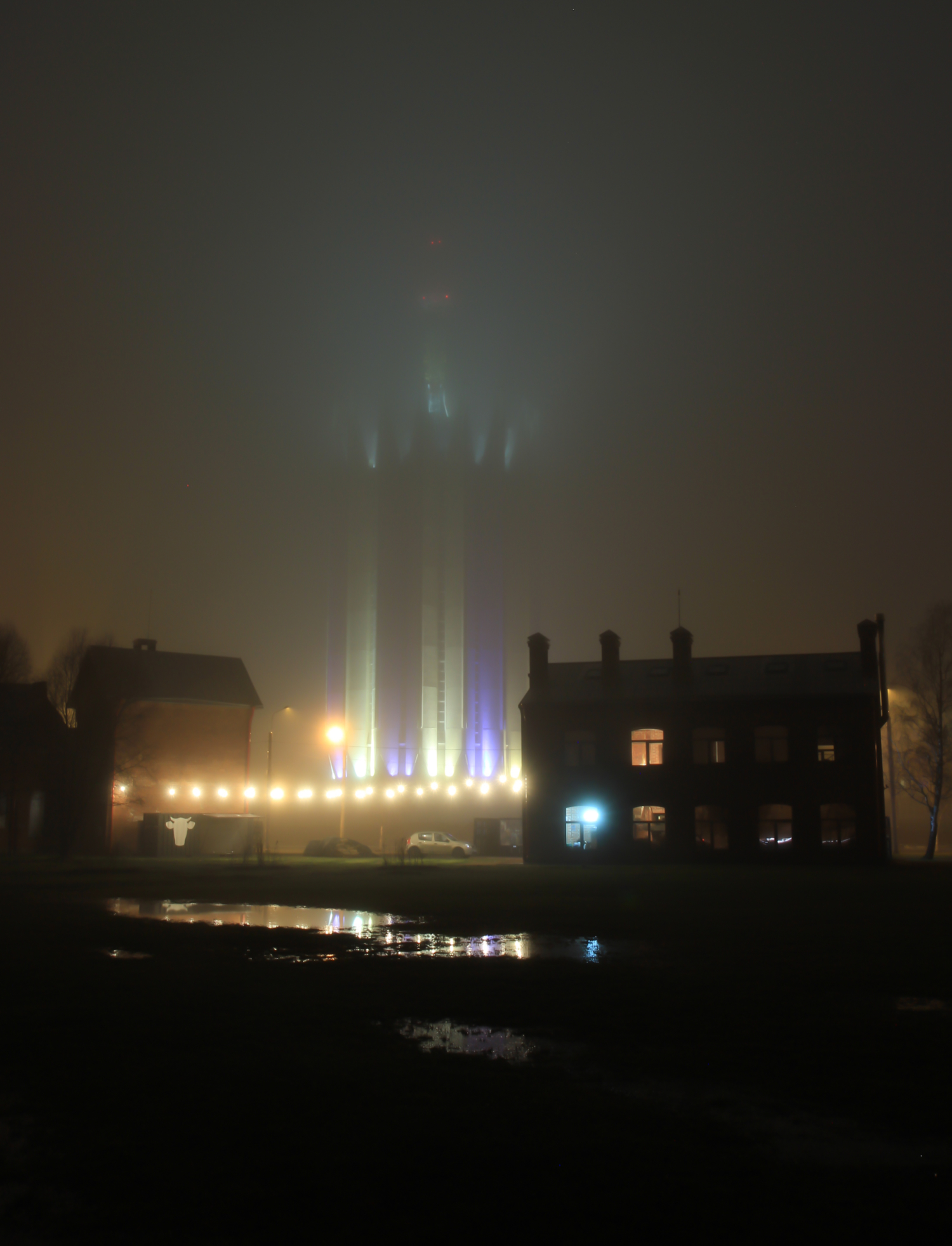 Ночь, туман, башня