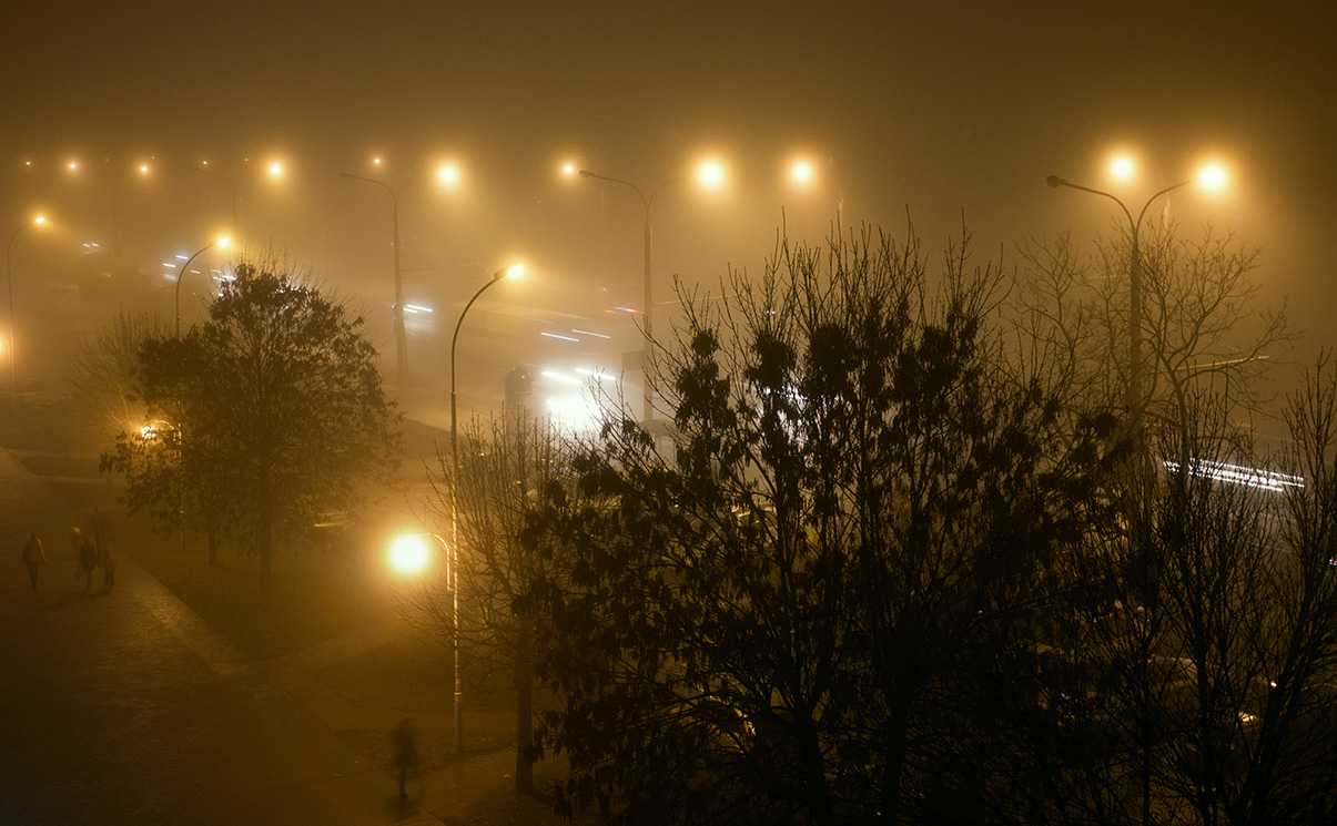 Туман над ночным городом