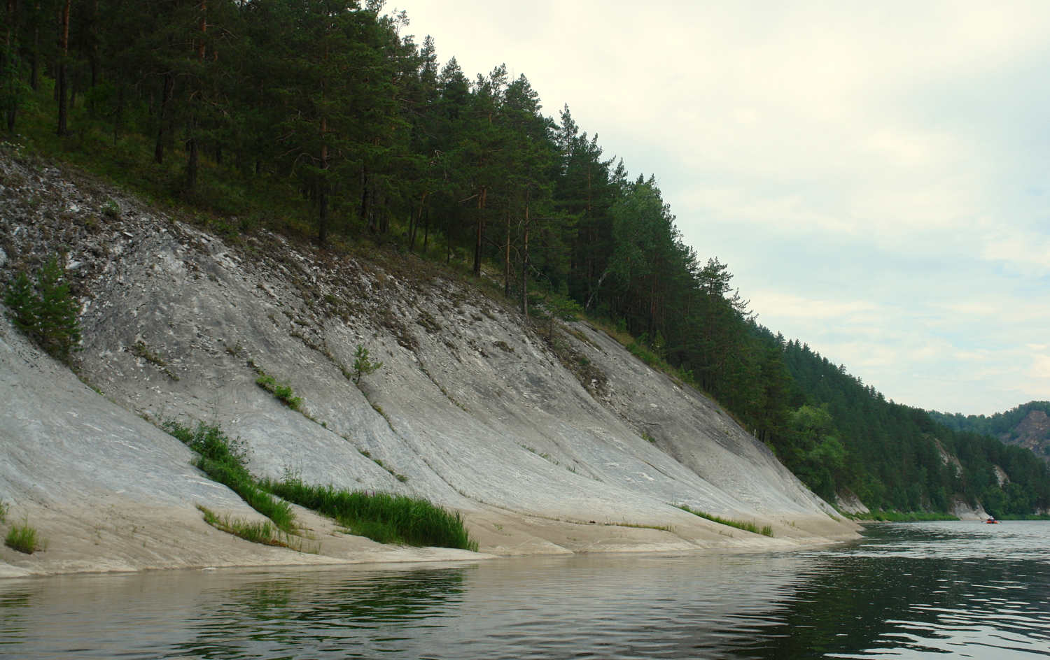 Всё сглаживают вода и время...