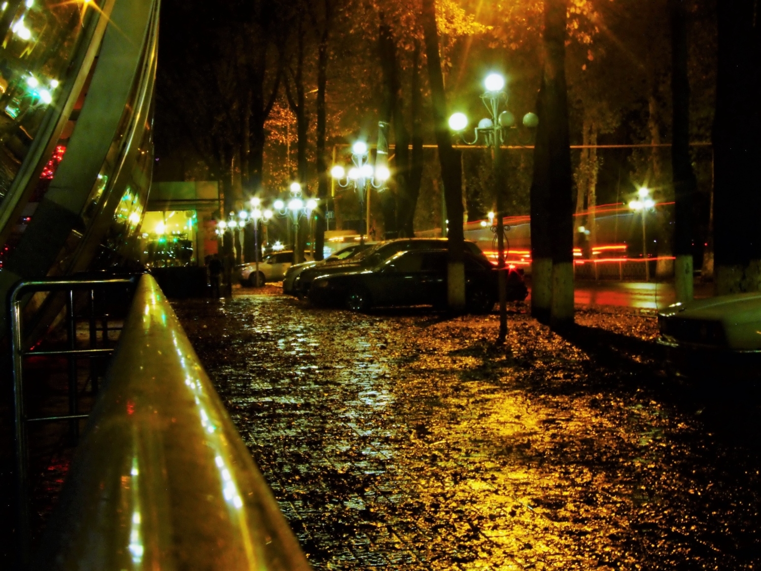 Вечер дождь осенняя. Осенний вечер в городе. Осенняя ночь в городе. Дождливый вечер в городе. Осень город дождь.