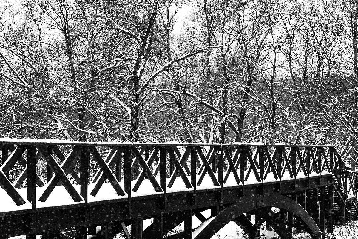 Мосты опустели зимой
