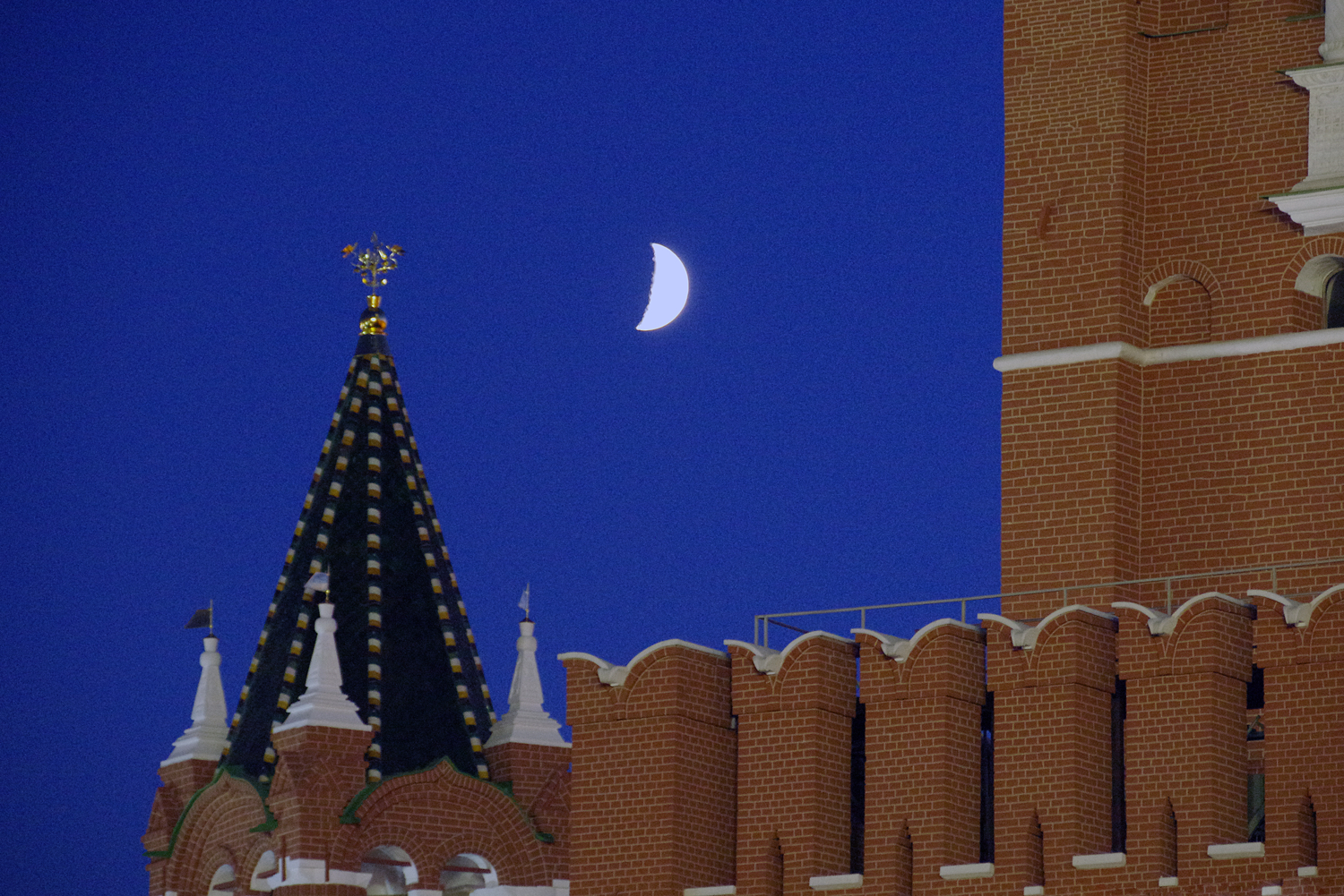 Луна над Кремлём