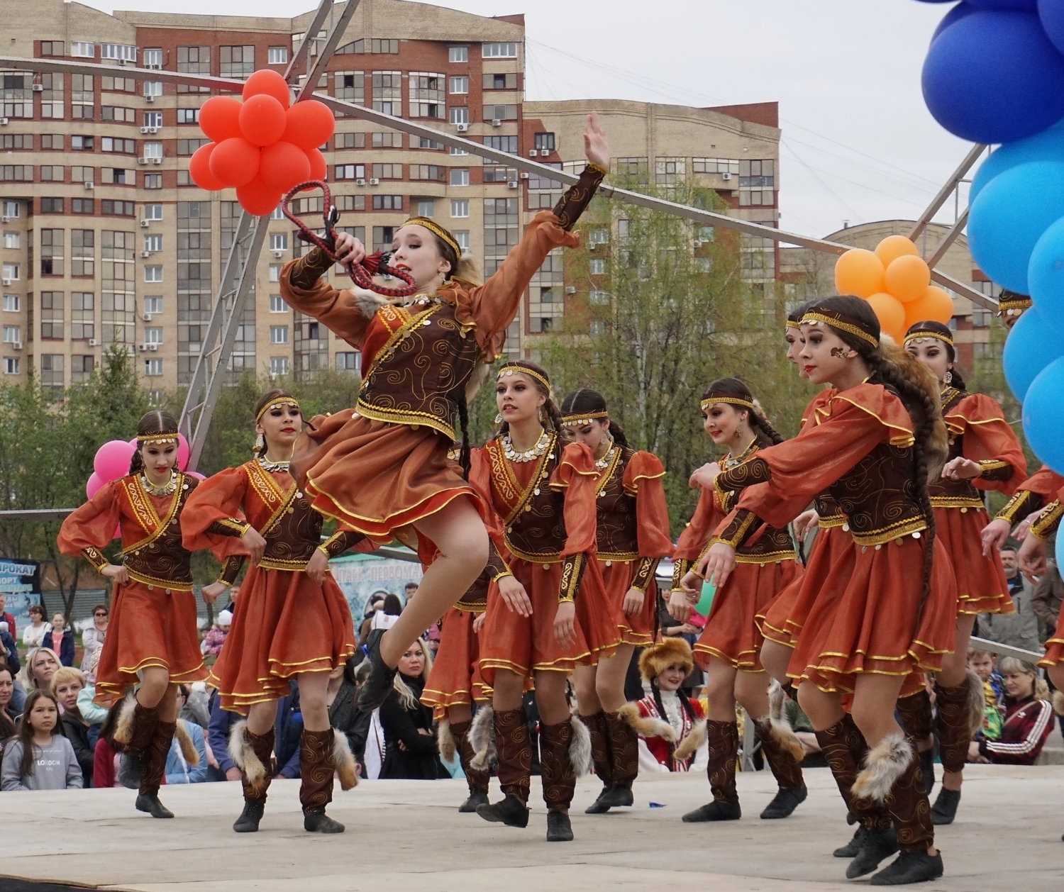 Танец башкирских девчат