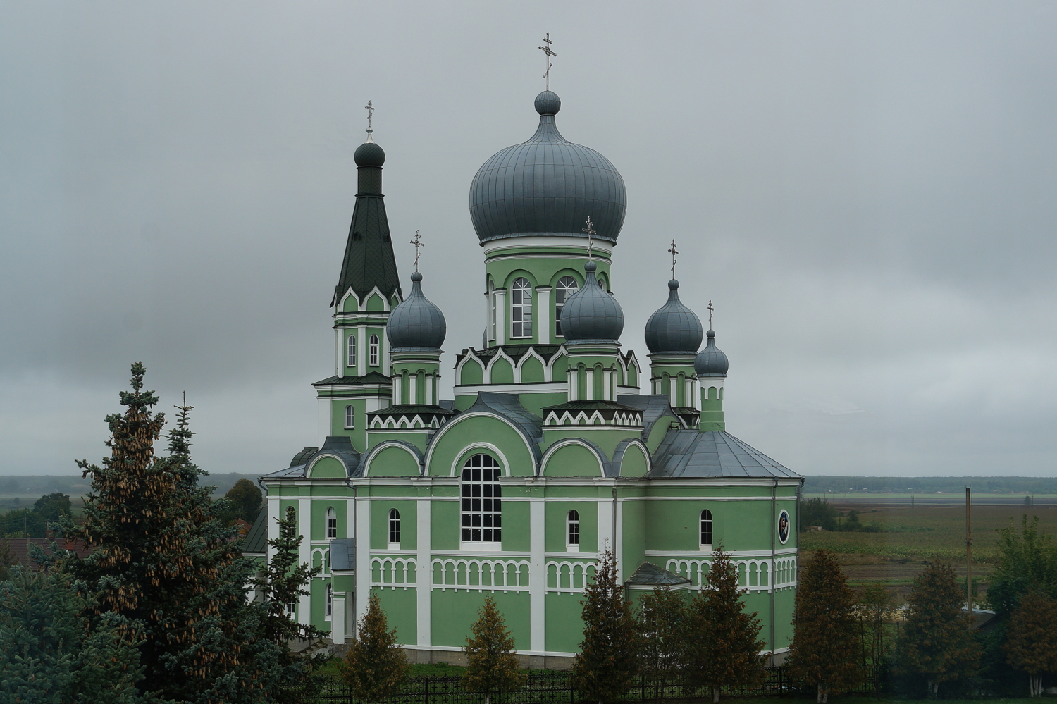 Достоево. Церковь Троицы Живоначальной.