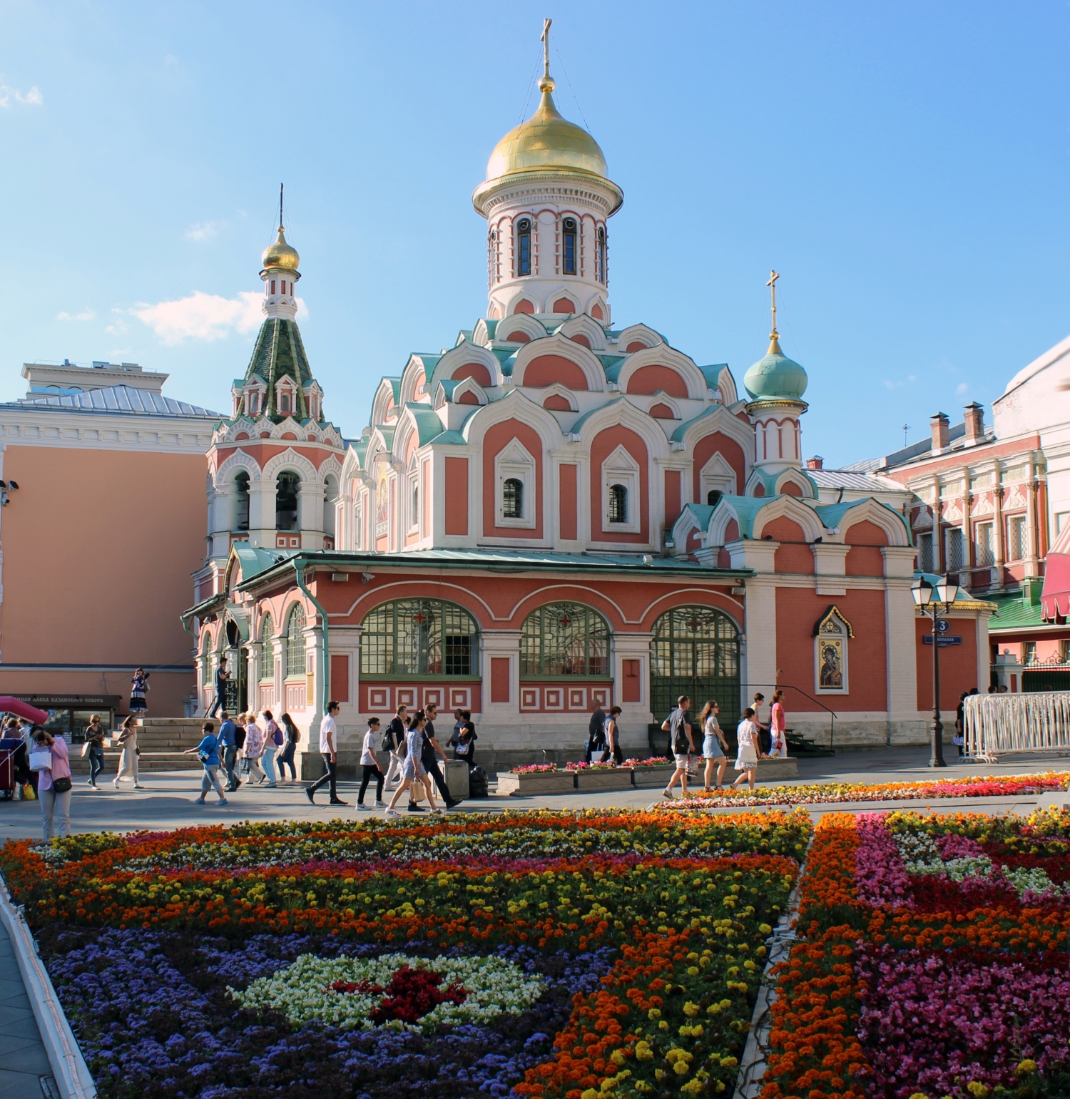 Цветочные ковры в городе