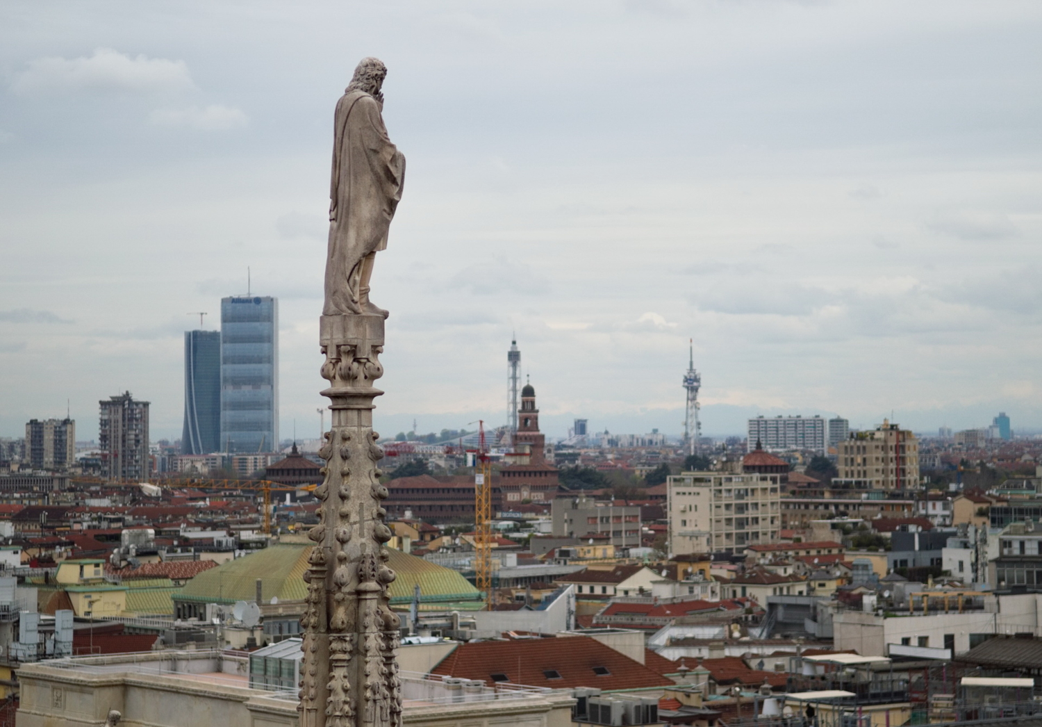 Вид на город с крыши Миланского собора