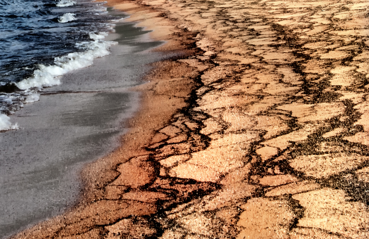 Волны пишут на песке...