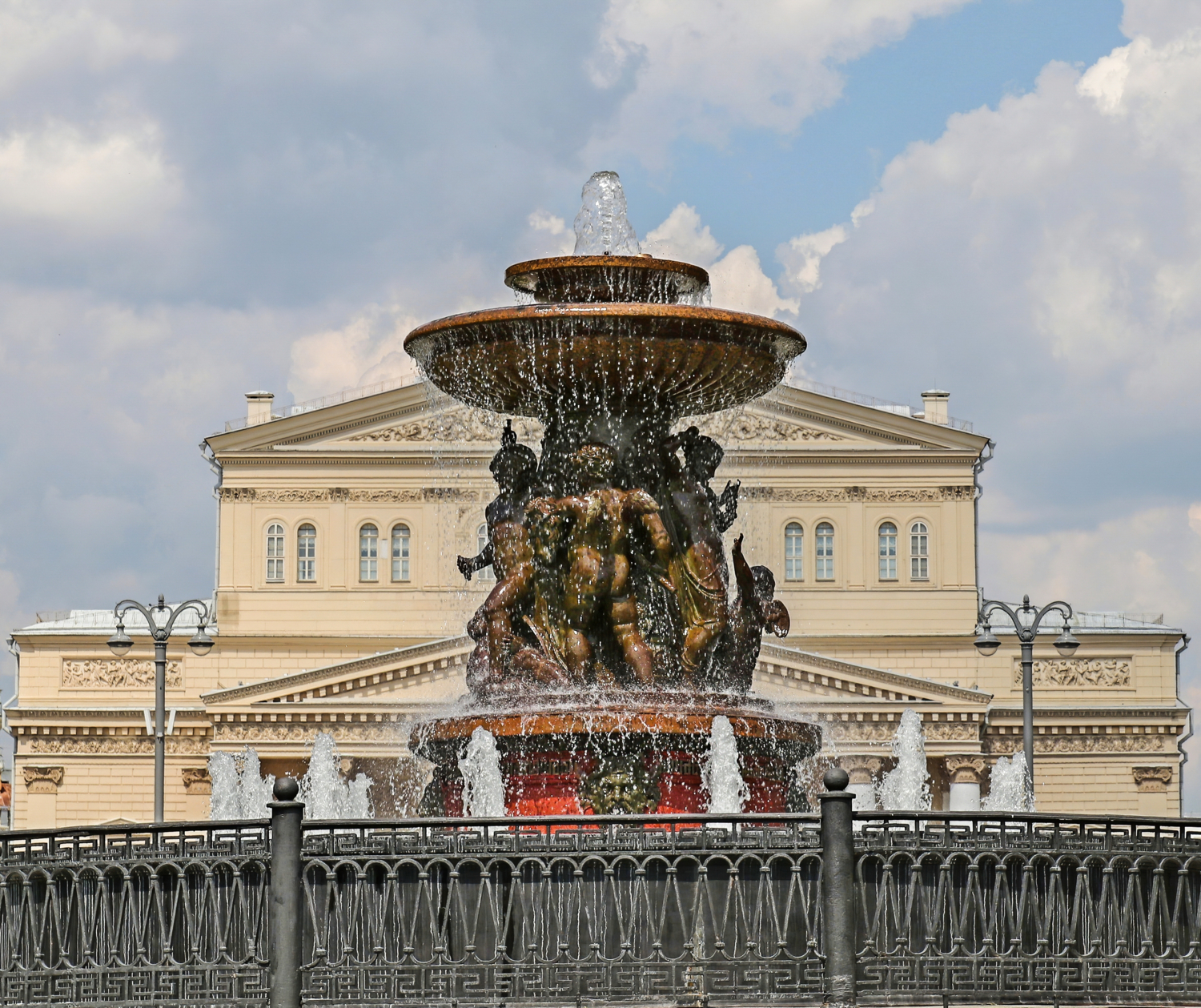 Петровский фонтан.