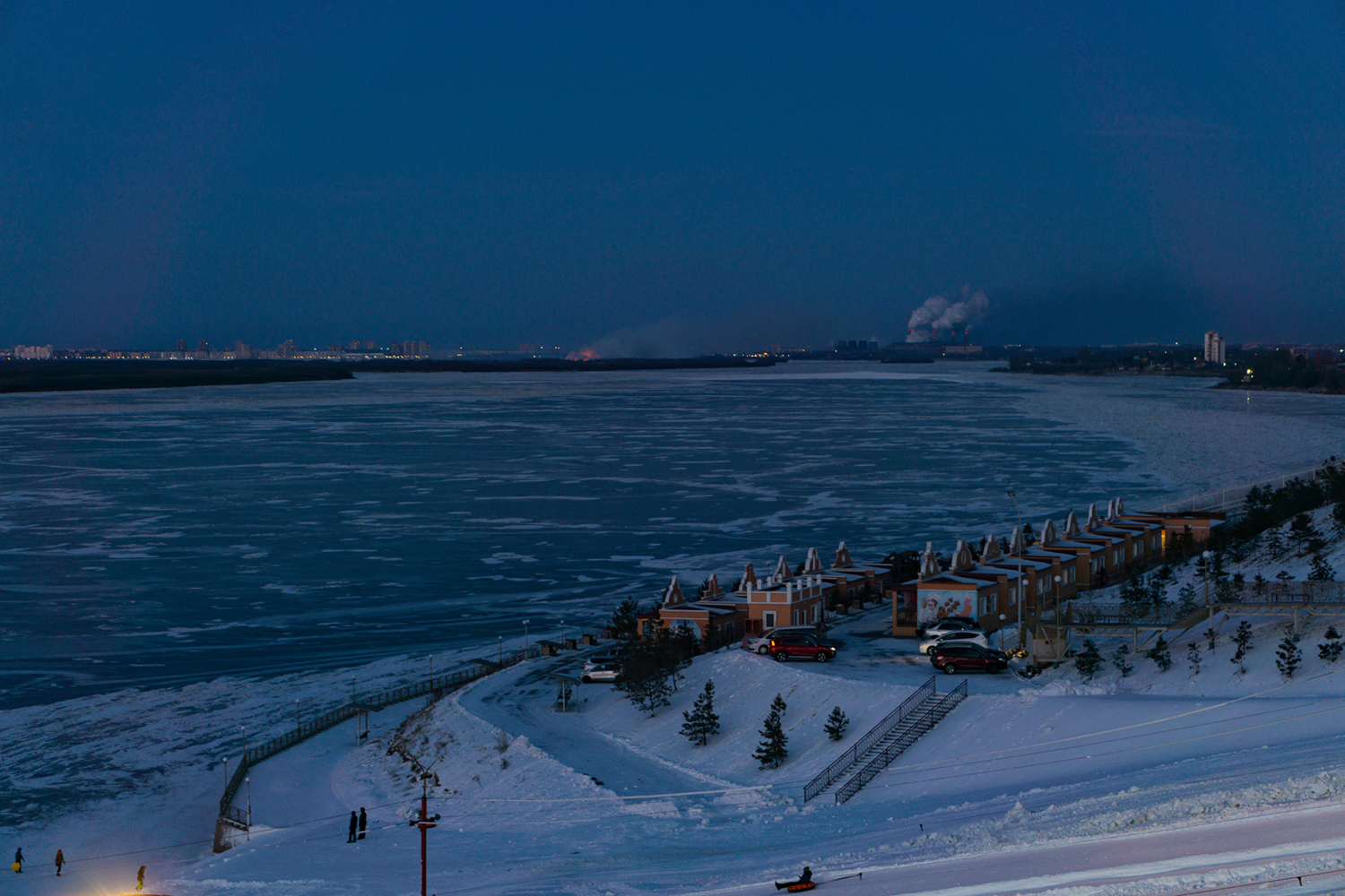 Зимний вечер на реке