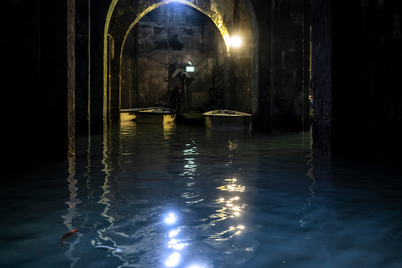 Подземный арочный бассейн
