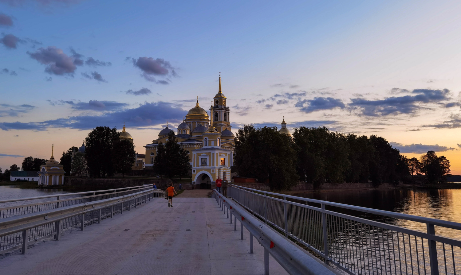 Мост в обитель преподобного Нила Столобенского