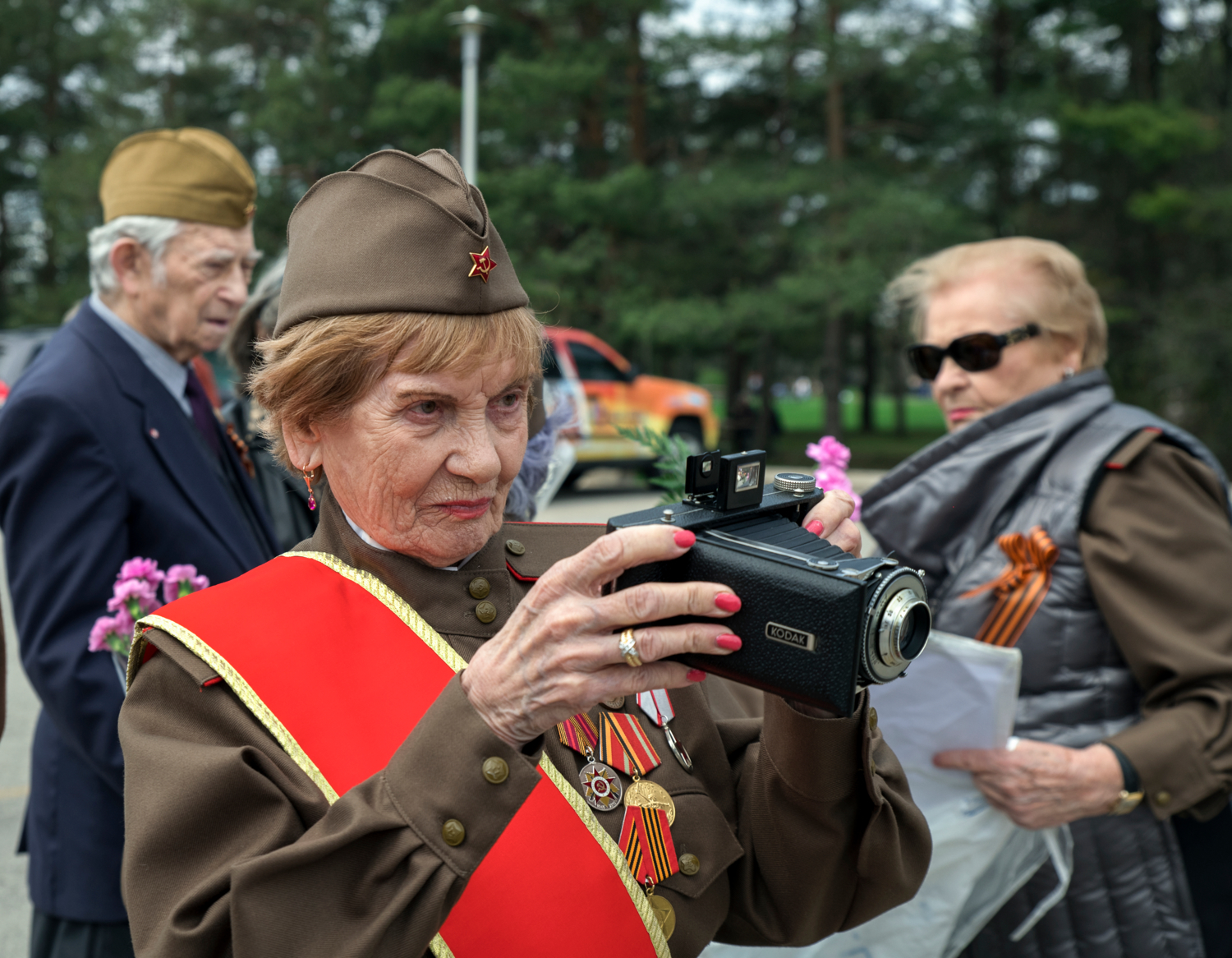 Со старым другом не растаюсь.