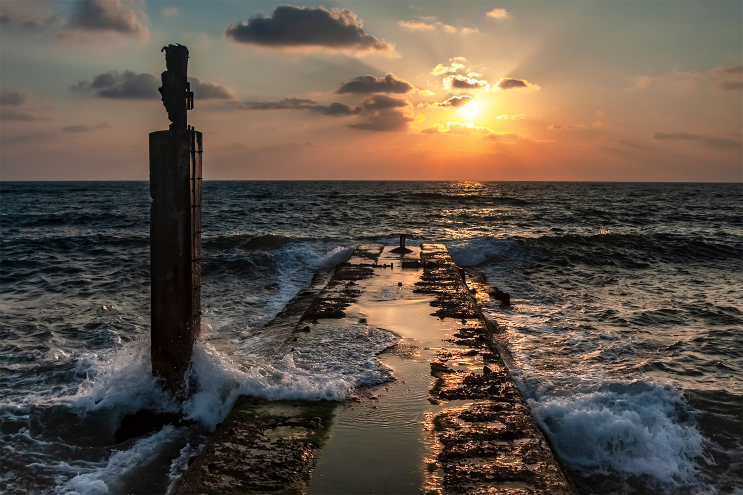 Закат старого порта