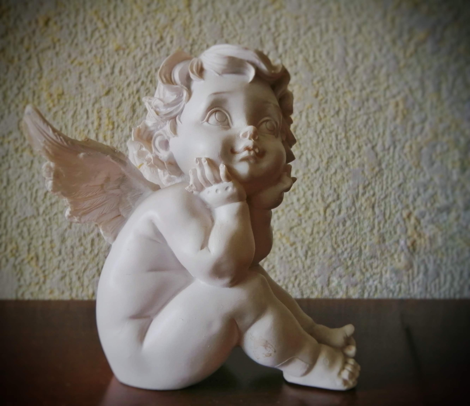 Просто фигурка ангела