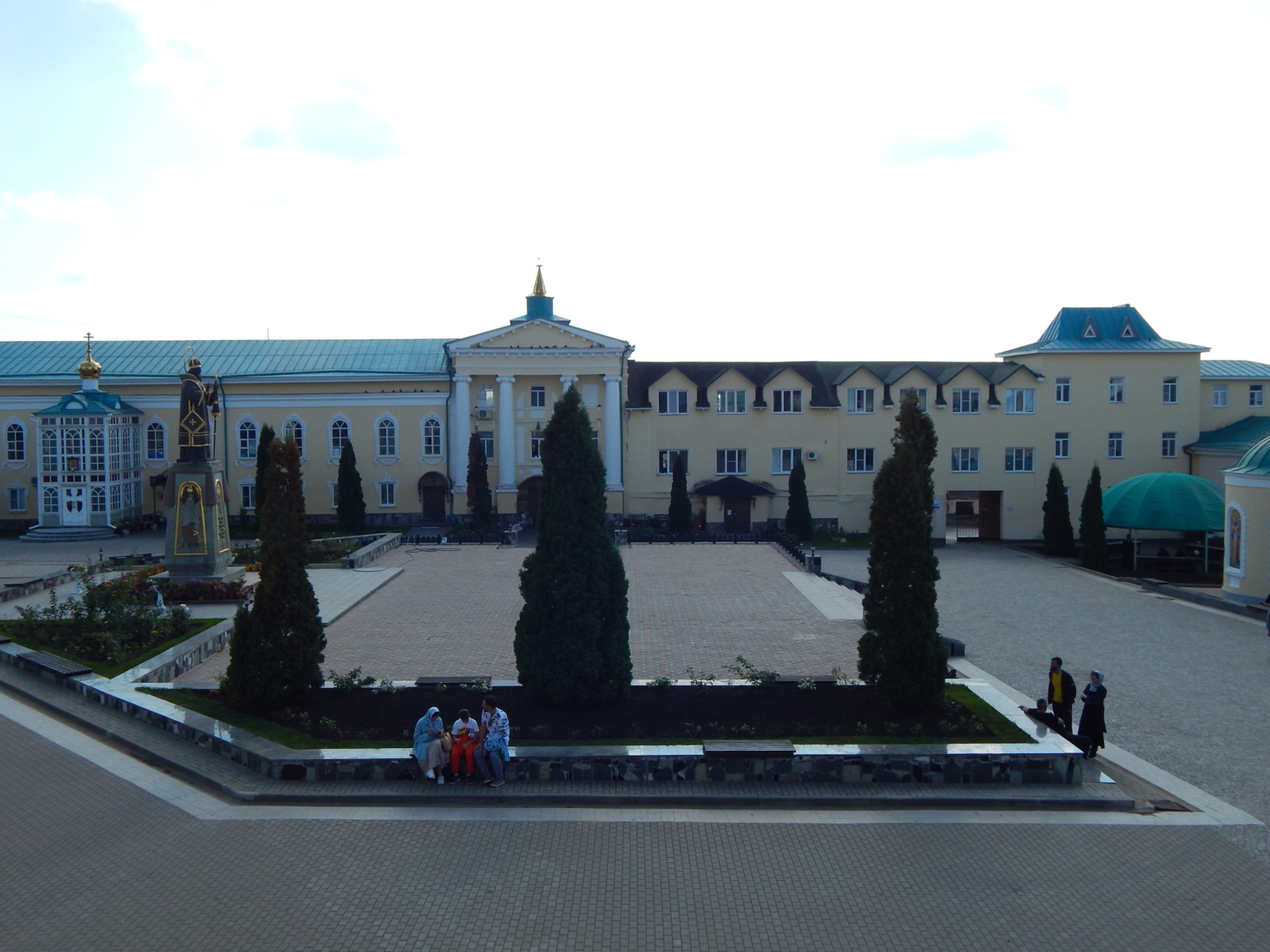 На территории Задонского монастыря