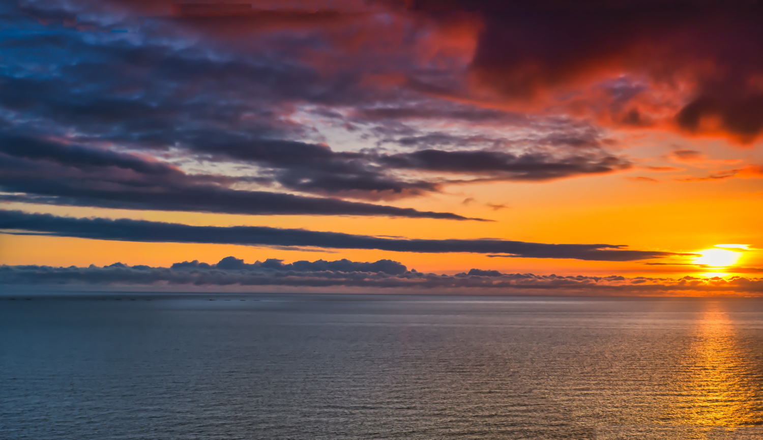 Закат над морем