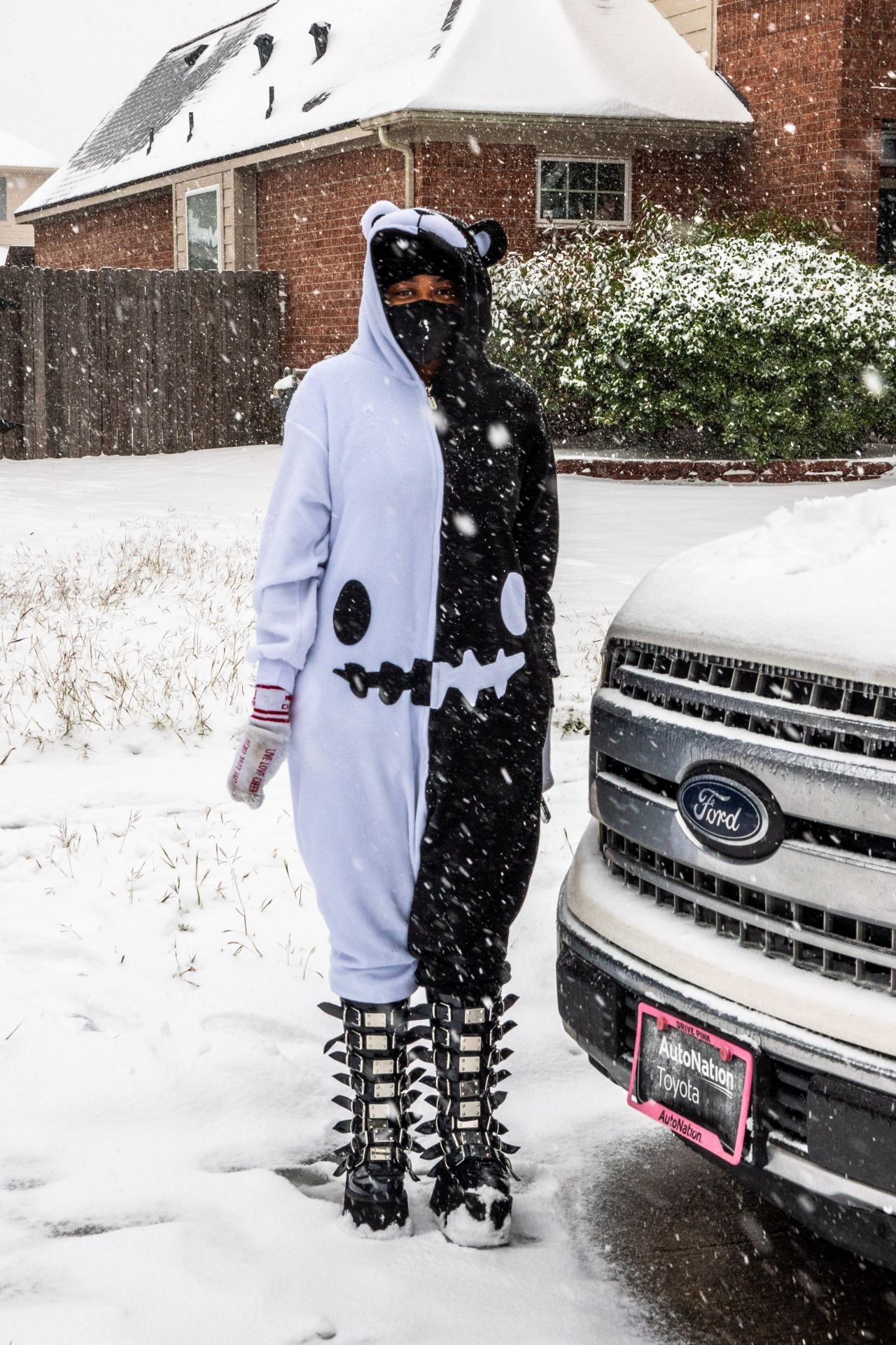 Когда нет зимней одежды