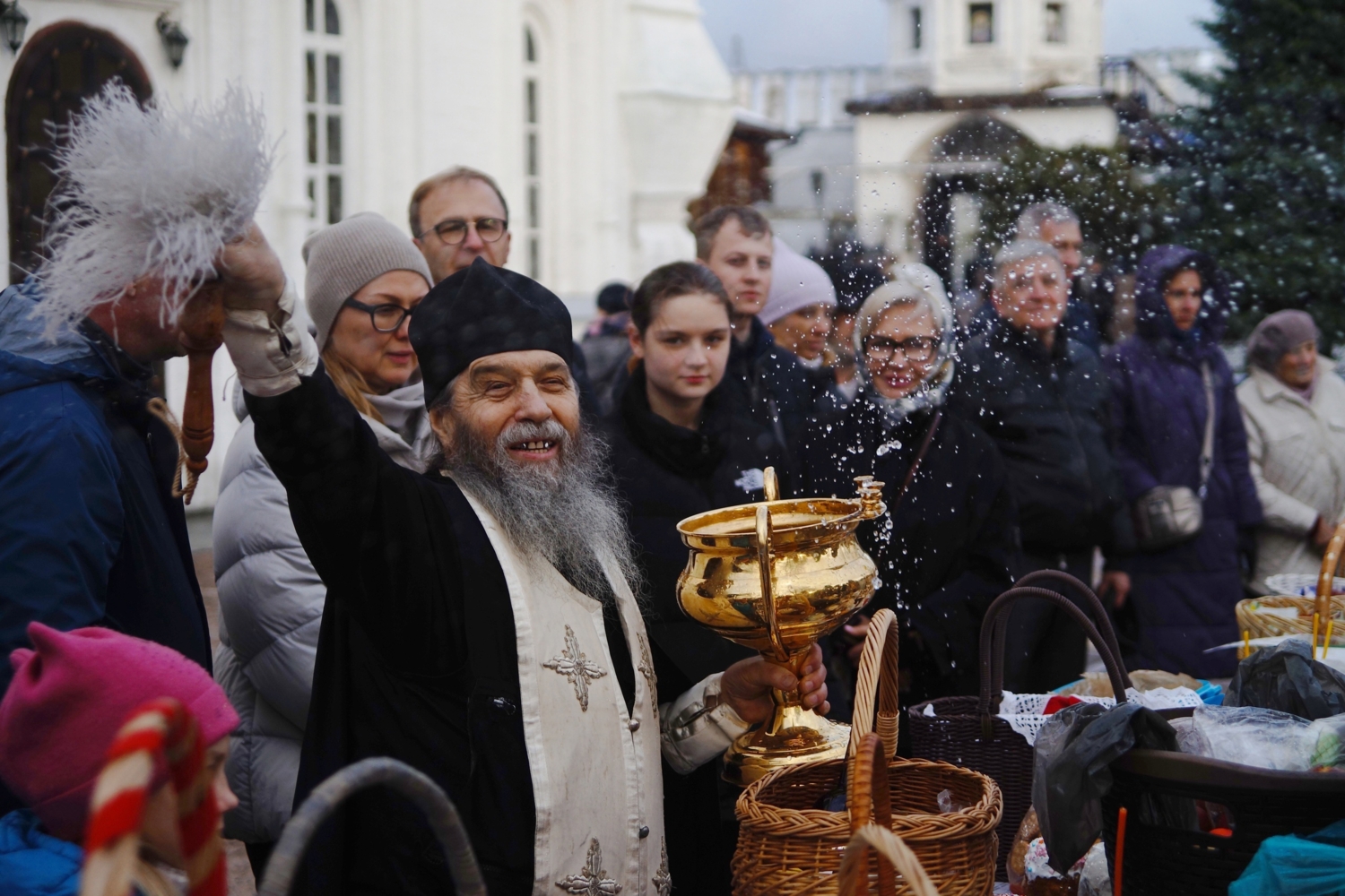 С праздником!