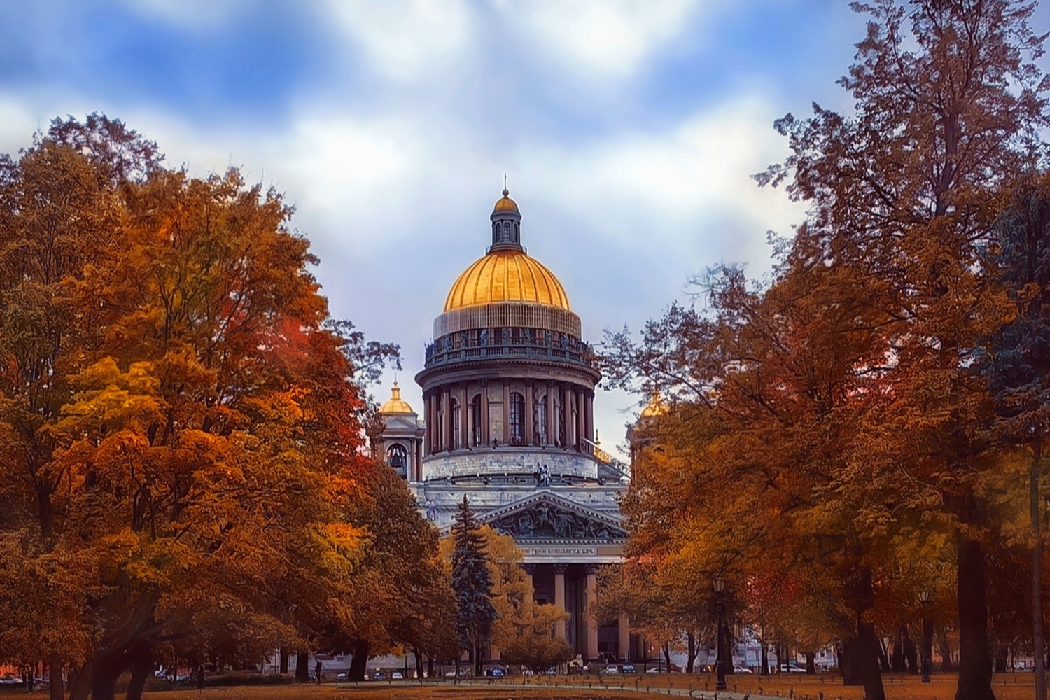 Исаакиевский собор в Санкт-Петербурге.