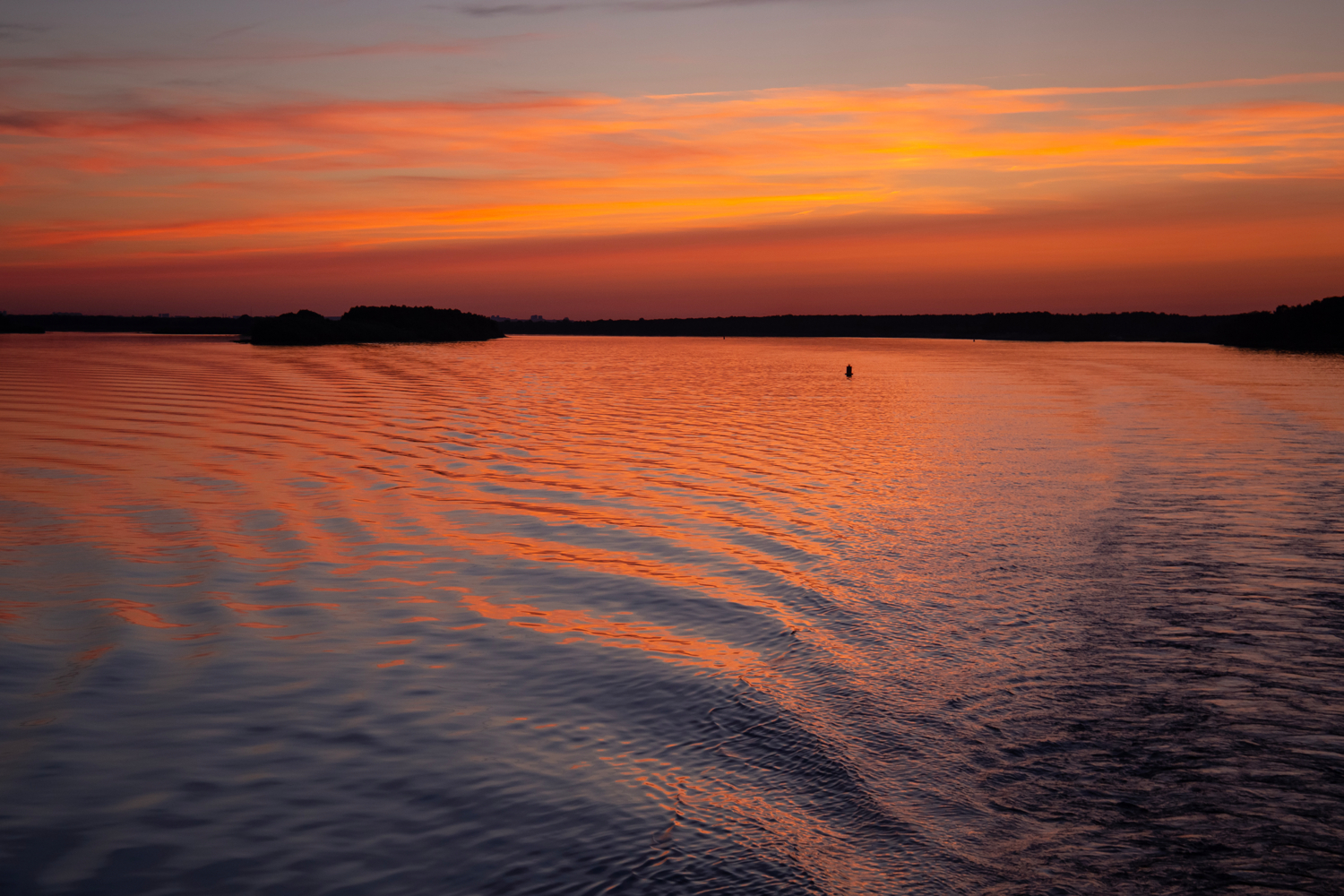 Закат на Волге