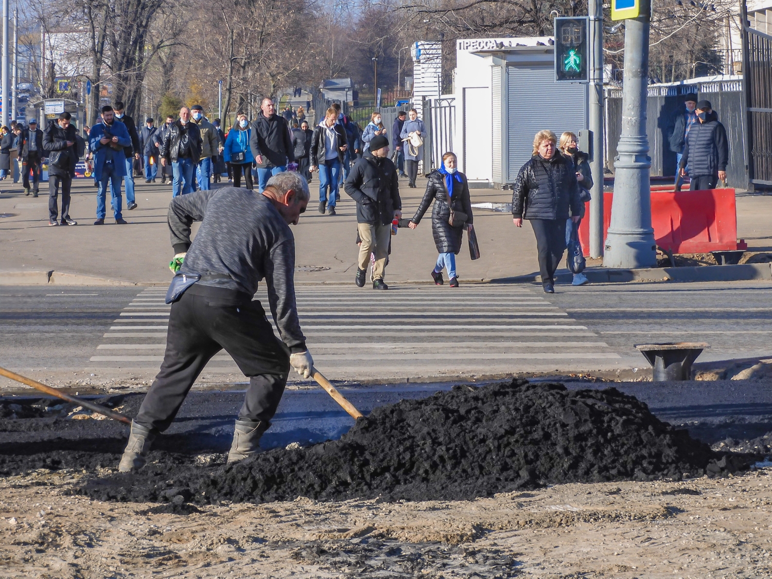 В поте лица...