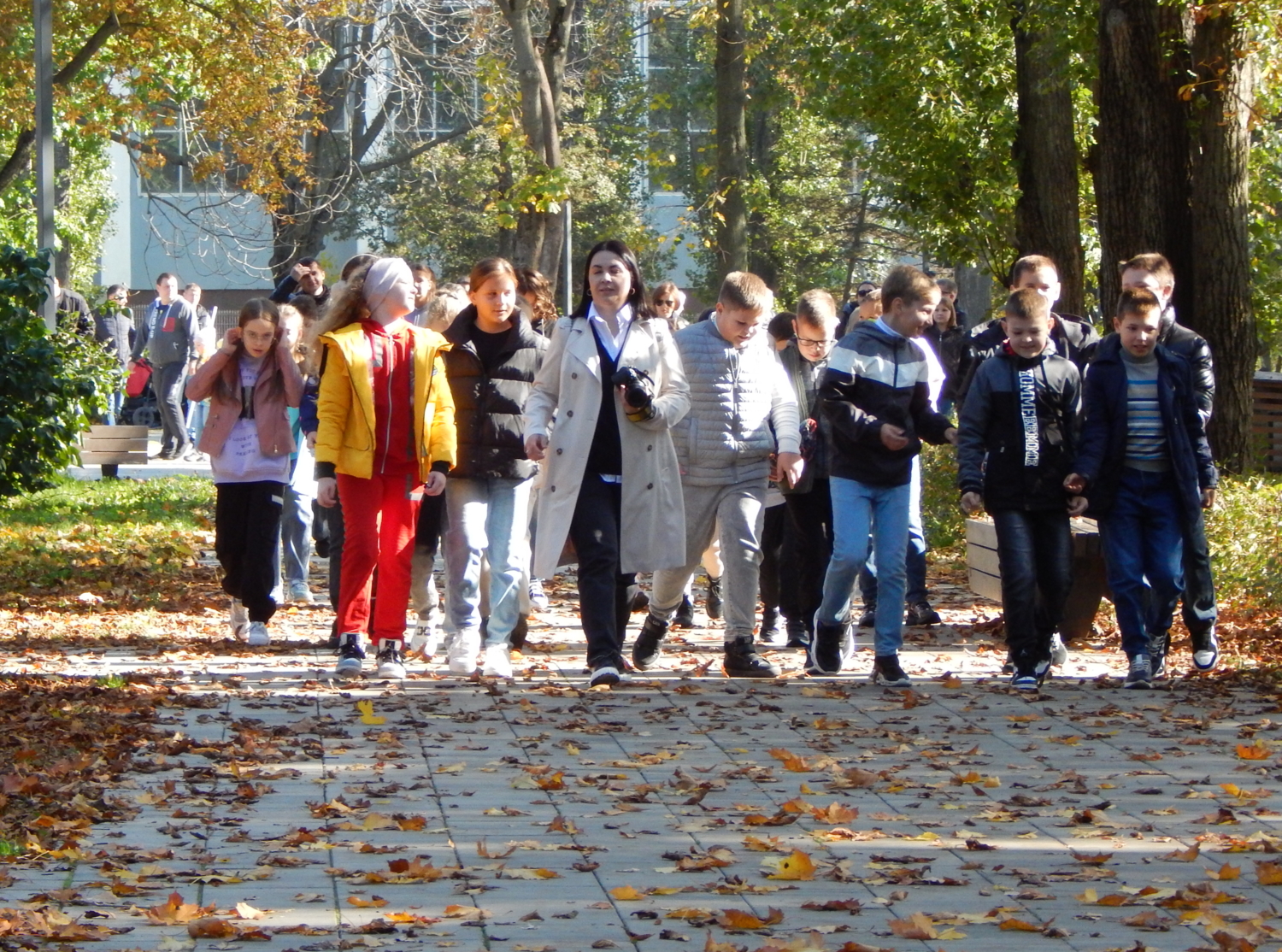 Хоть кто-то яркий!