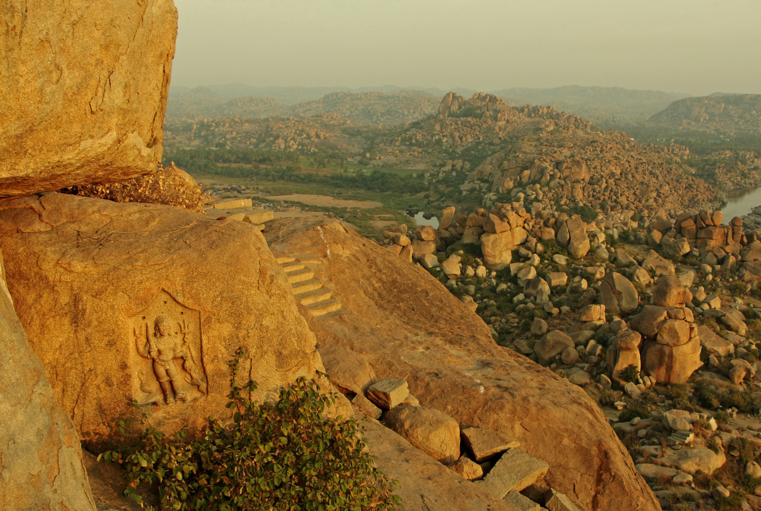Индийские боги рассыпали камни