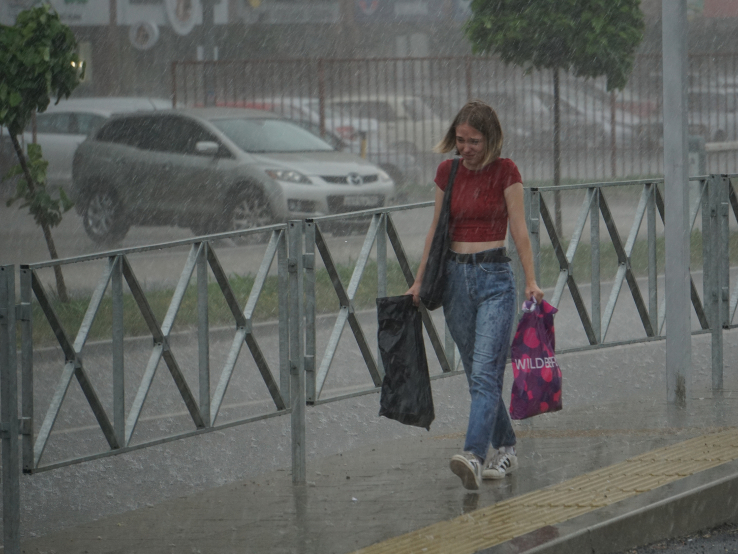 далась эта доставка!