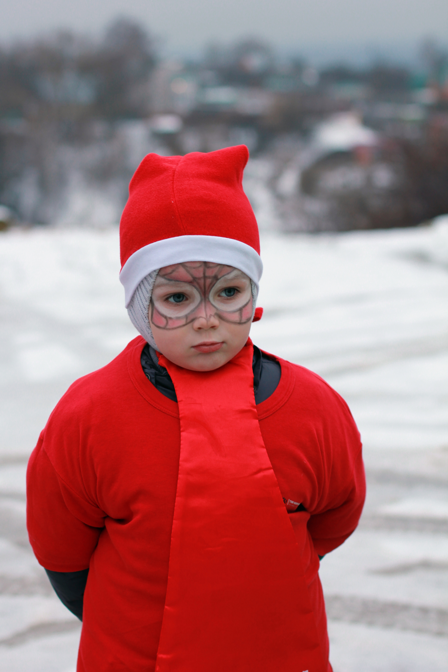 Яркий, но немного  грустный)