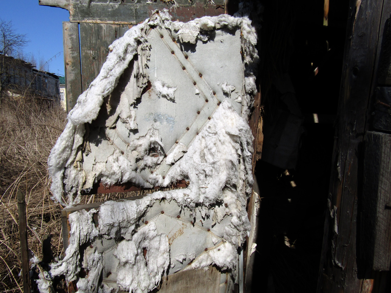 Эта бывшая белая дверь...