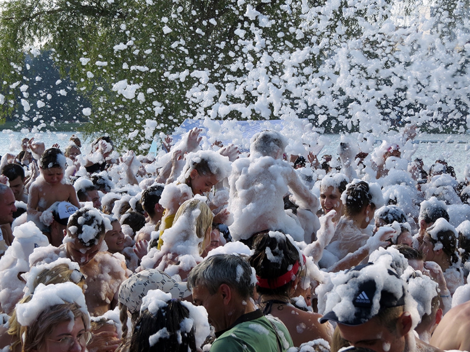 Пенный день.