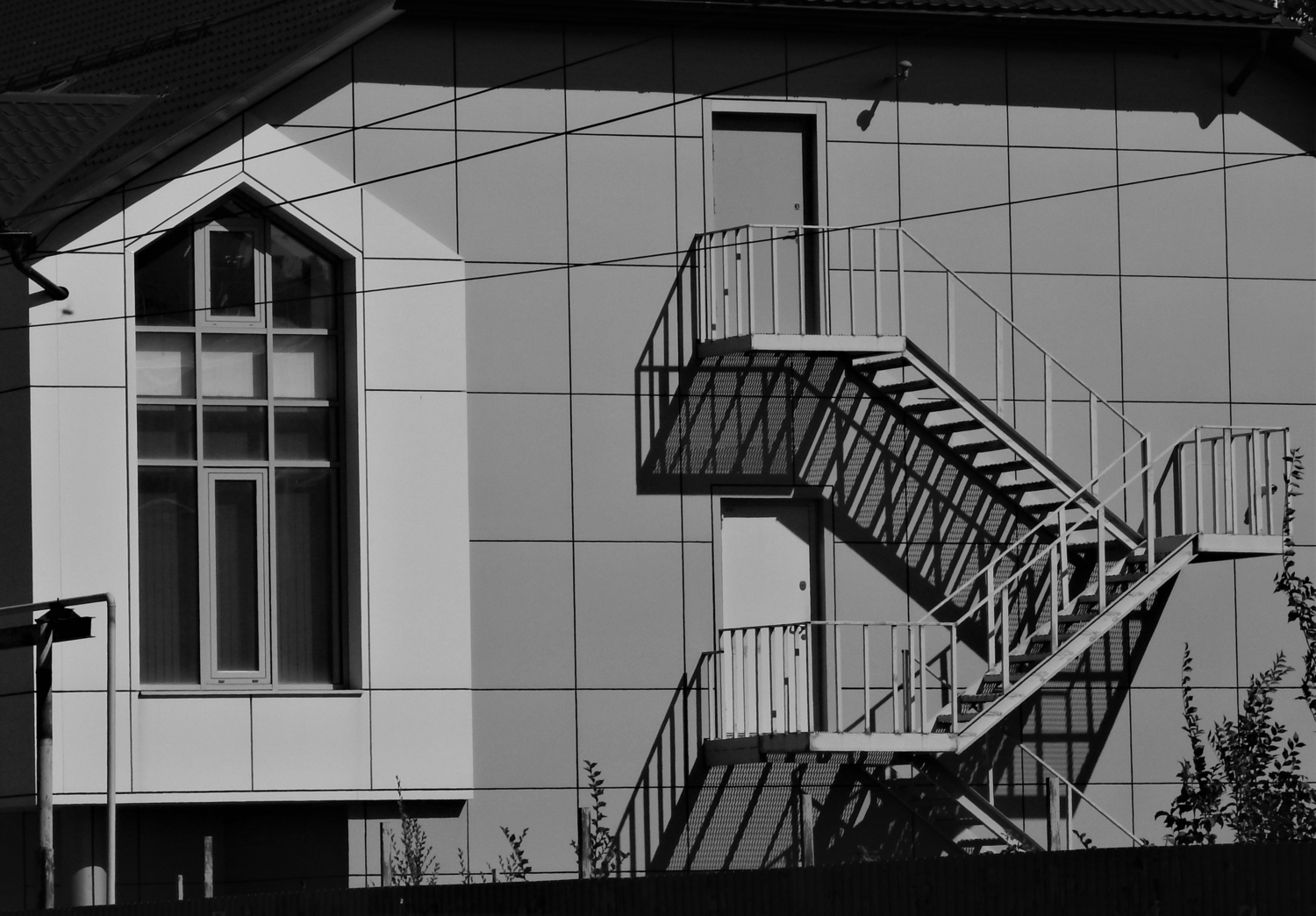 Солнце заигралось на ступенях