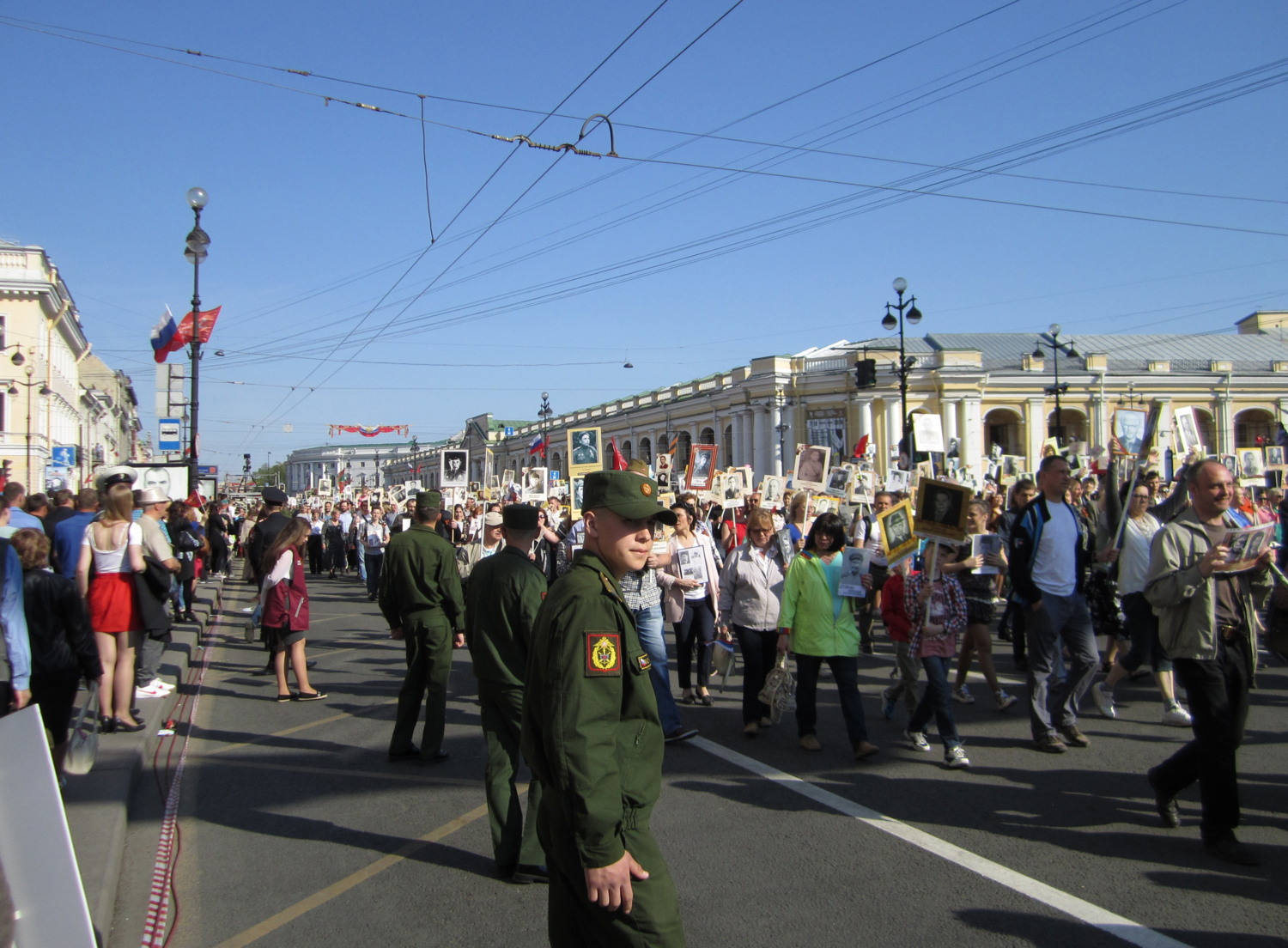 "Течёт река Бессмертного полка"