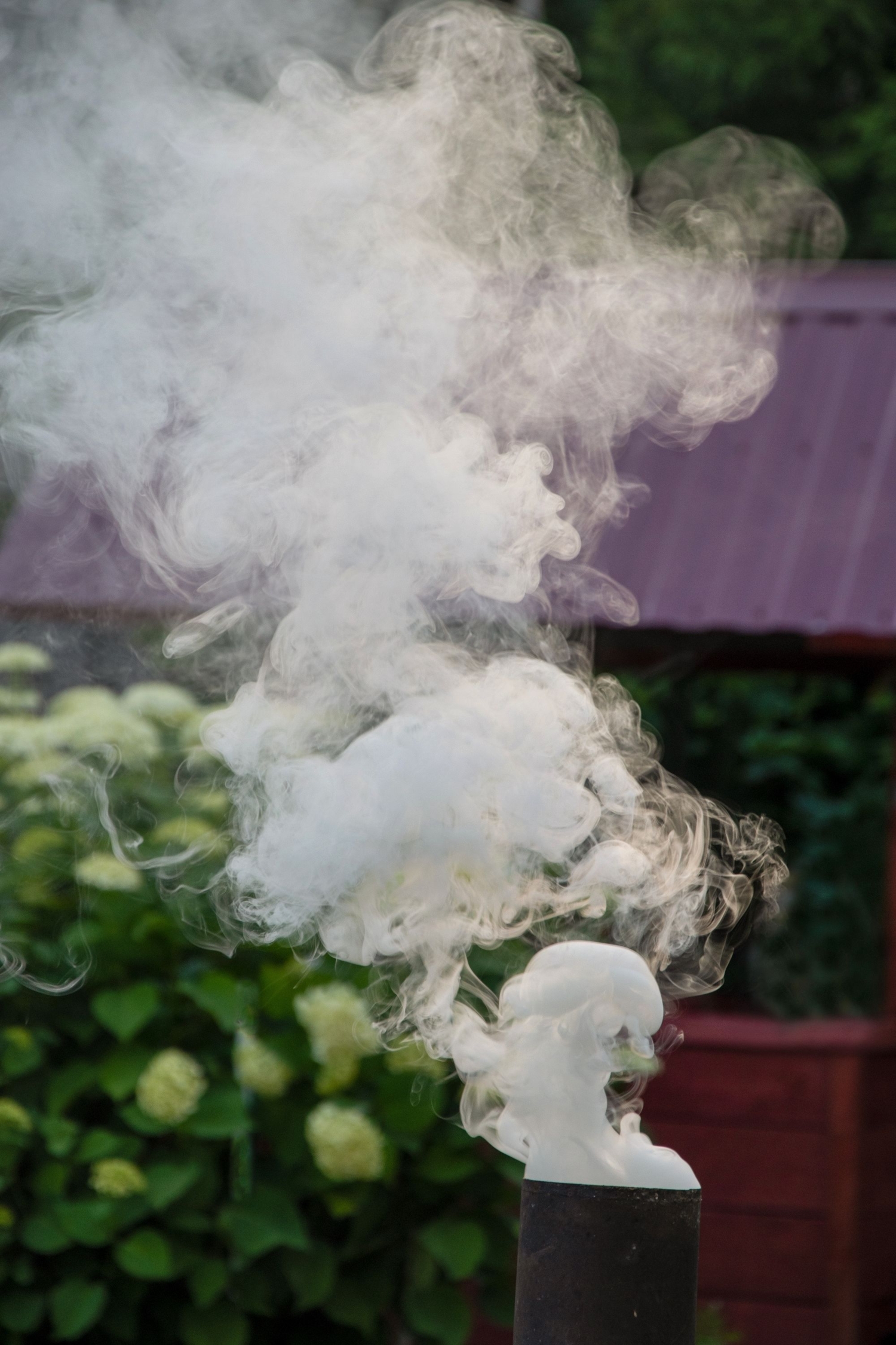 Дымит, родной!