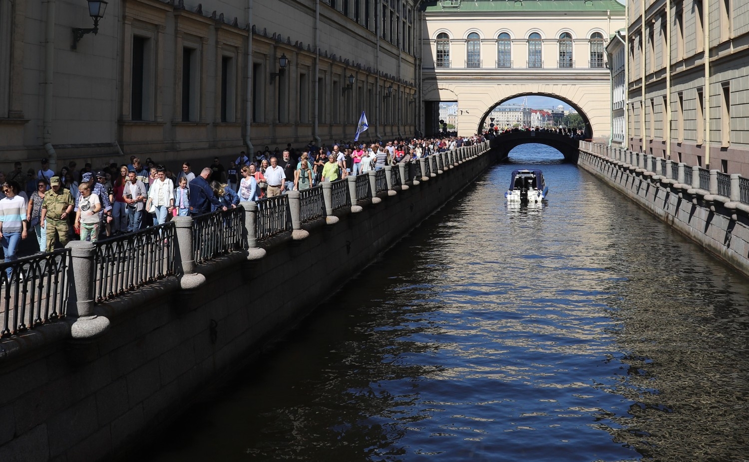 По одну сторону