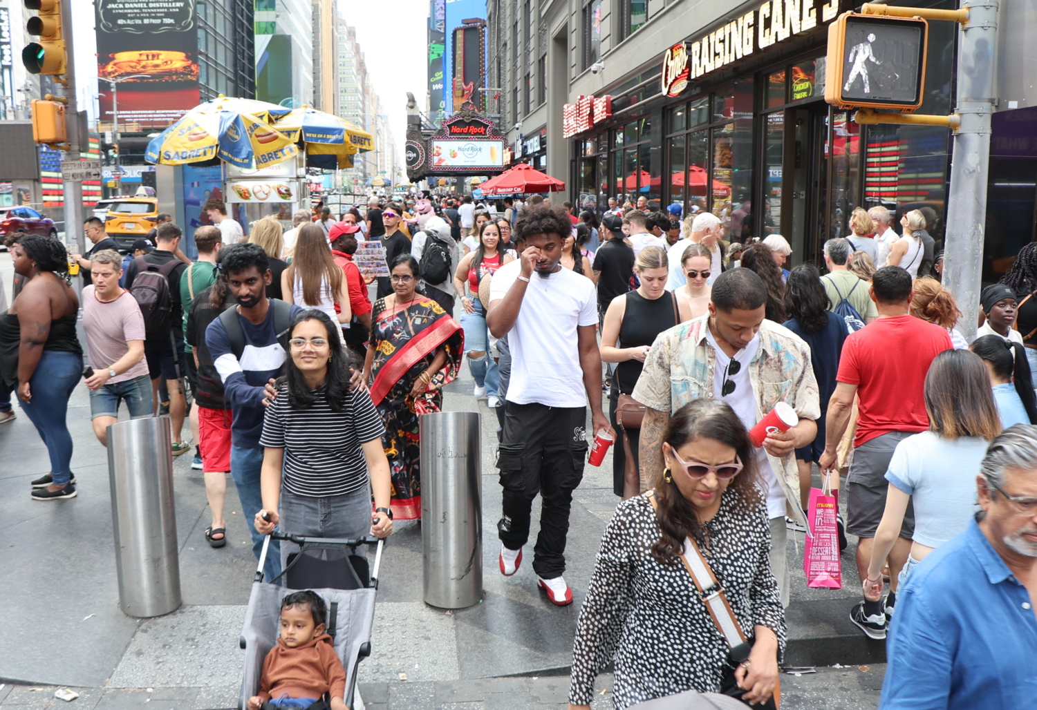 Манхэттен. 6 Авеню. Будни