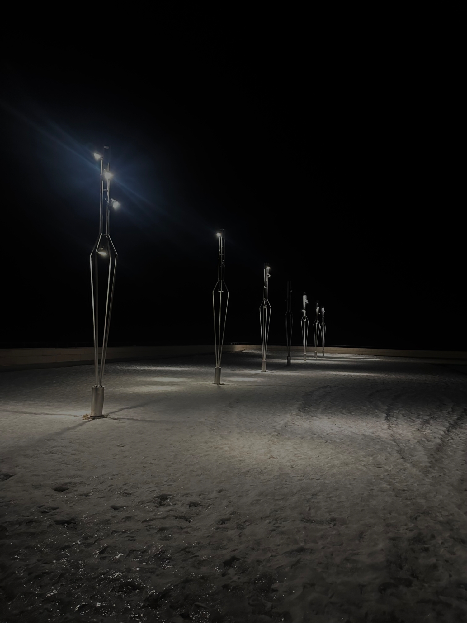 Там ничего нет.