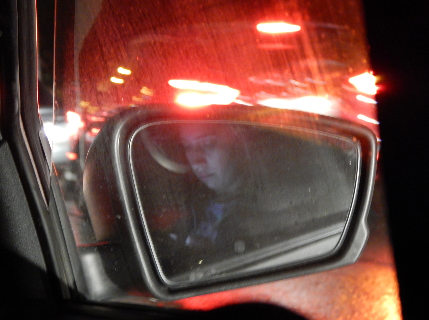 Грустит, совсем грустит...