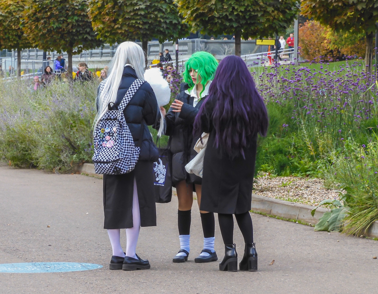 Блондинка, брюнетка  и  ....... ?